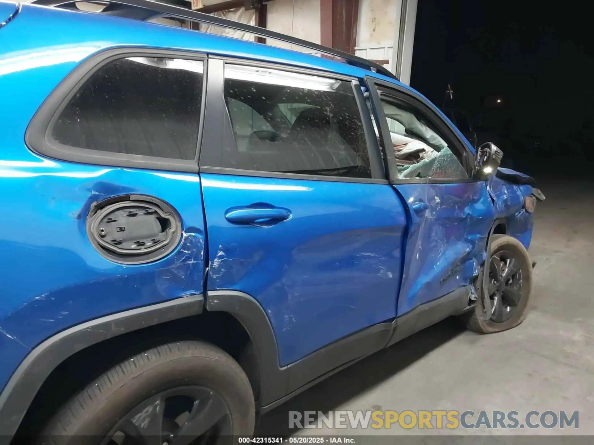 6 Photograph of a damaged car 1C4PJMLBXLD539576 JEEP CHEROKEE 2020