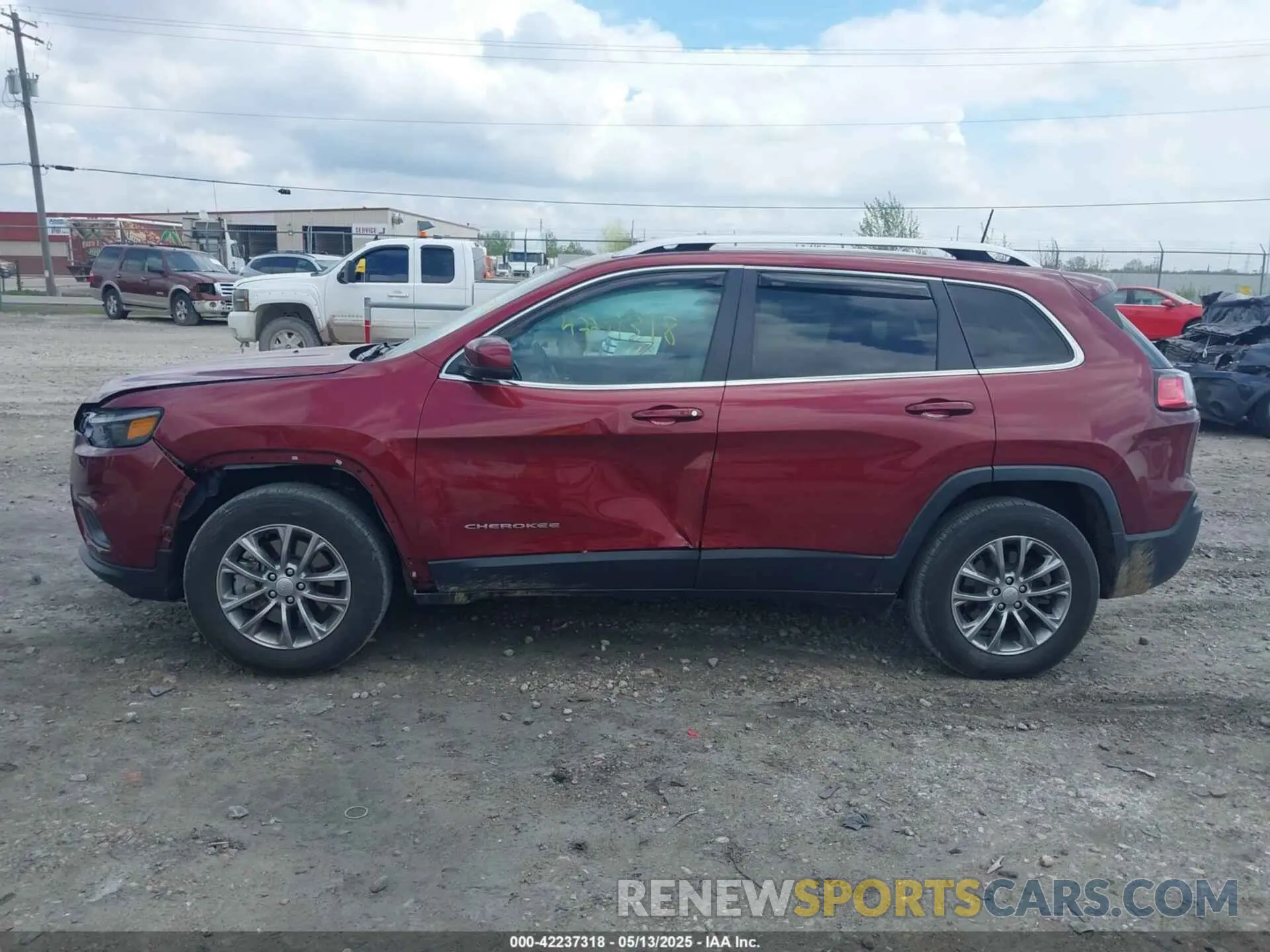 15 Photograph of a damaged car 1C4PJMLX0LD630948 JEEP CHEROKEE 2020