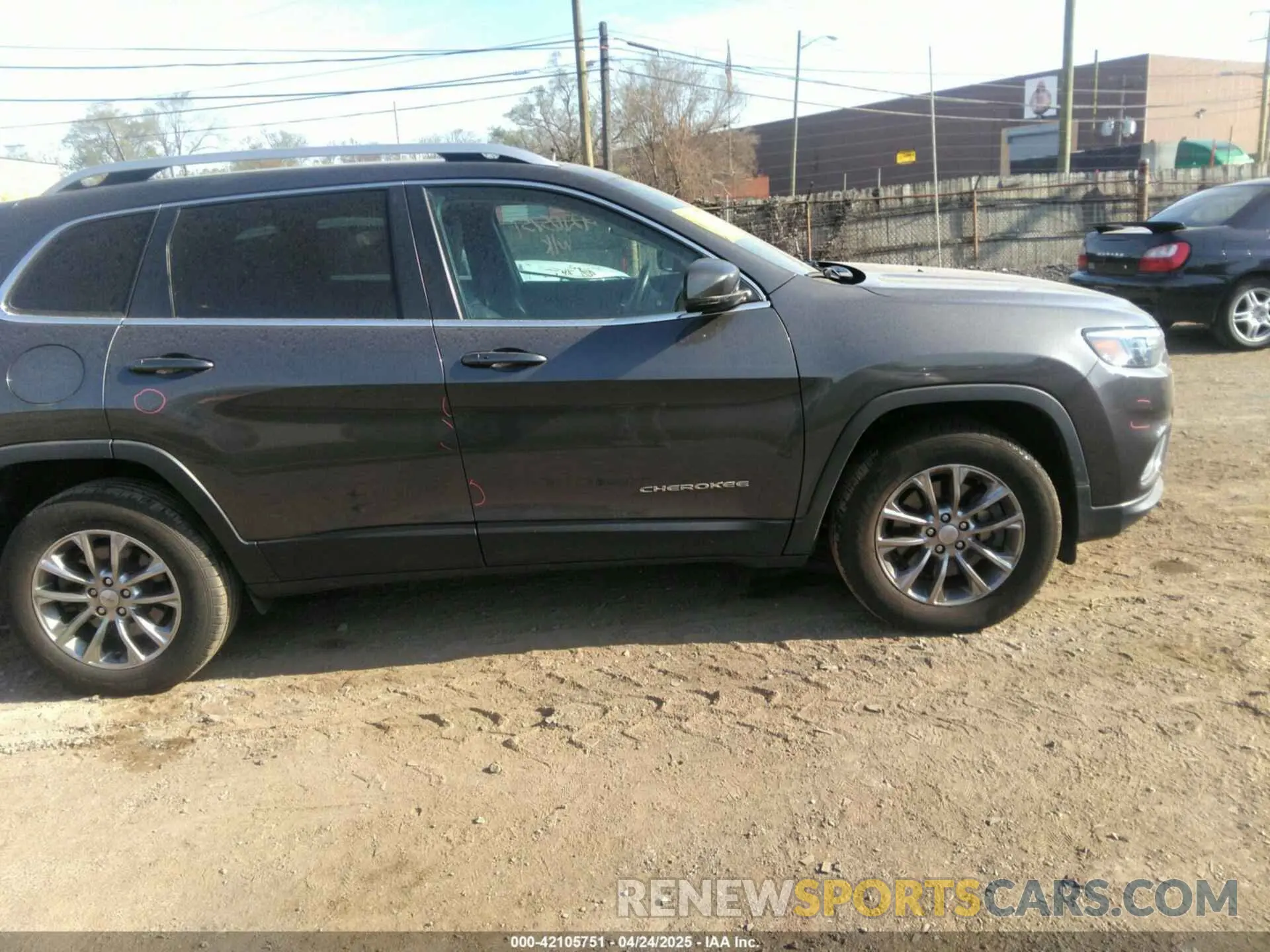13 Photograph of a damaged car 1C4PJMLX3LD635710 JEEP CHEROKEE 2020
