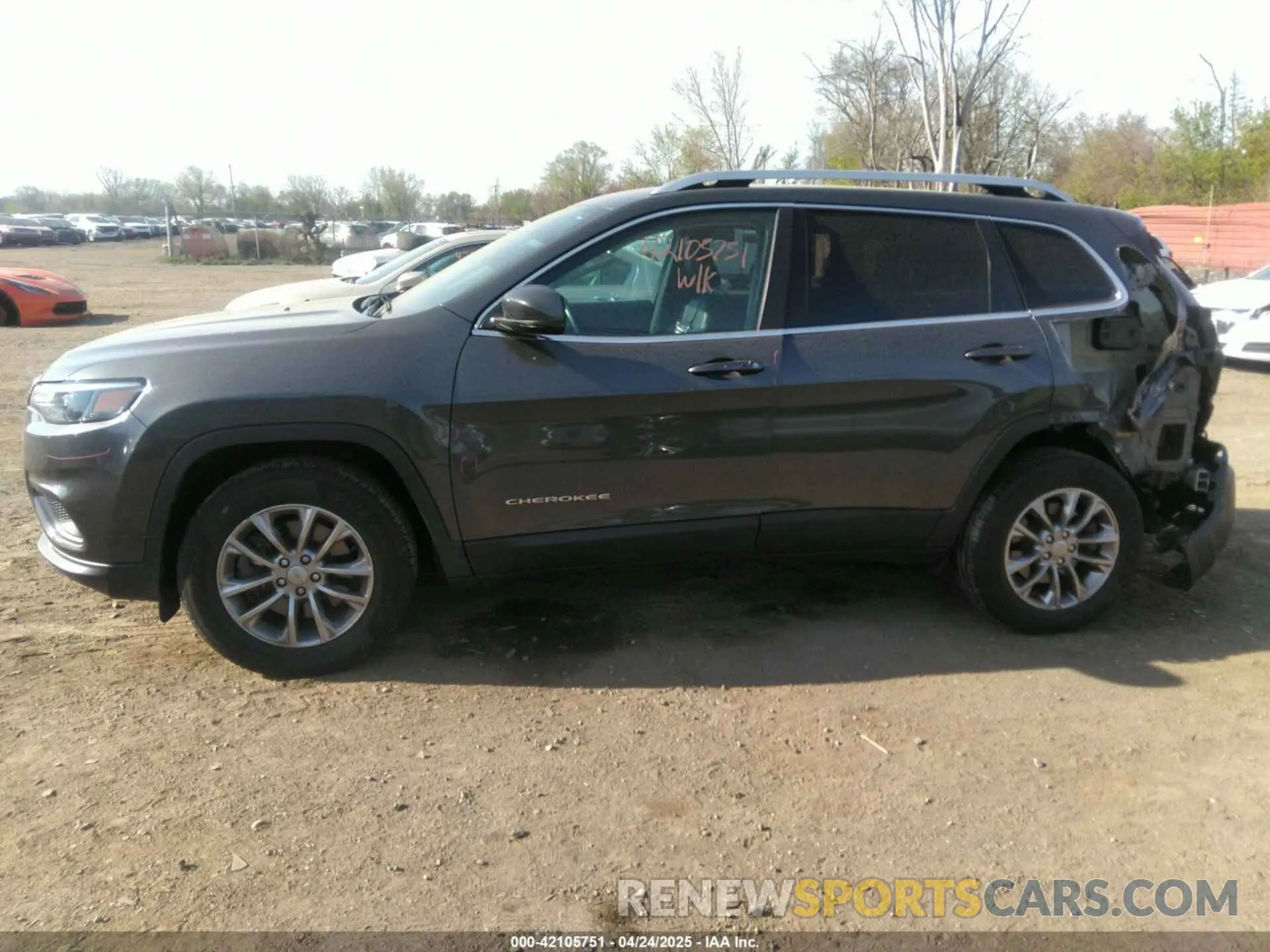 14 Photograph of a damaged car 1C4PJMLX3LD635710 JEEP CHEROKEE 2020