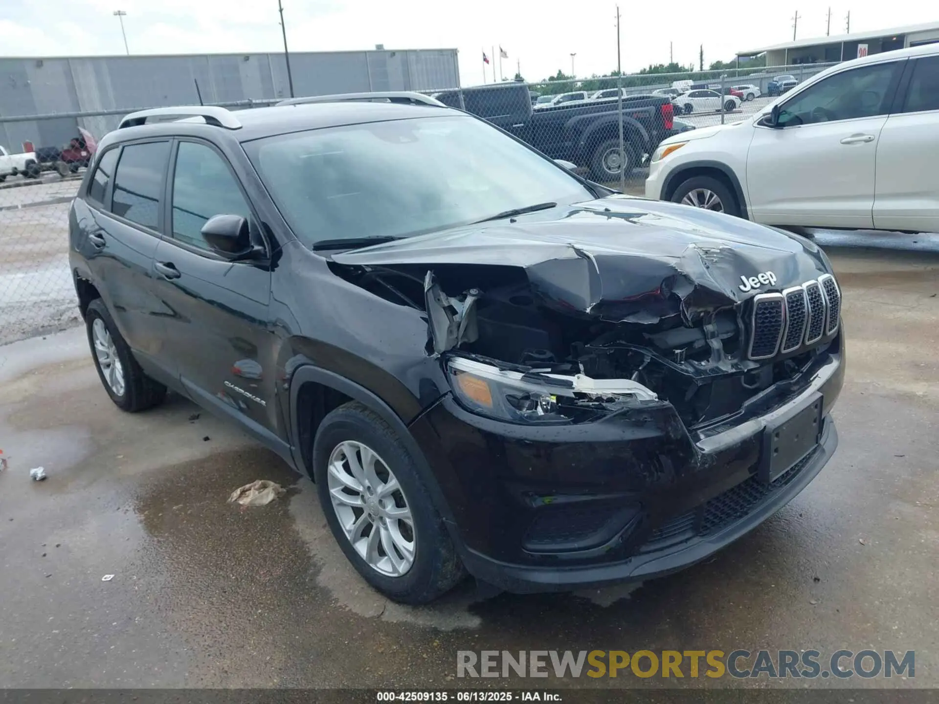 1 Photograph of a damaged car 1C4PJLCB3MD155750 JEEP CHEROKEE 2021