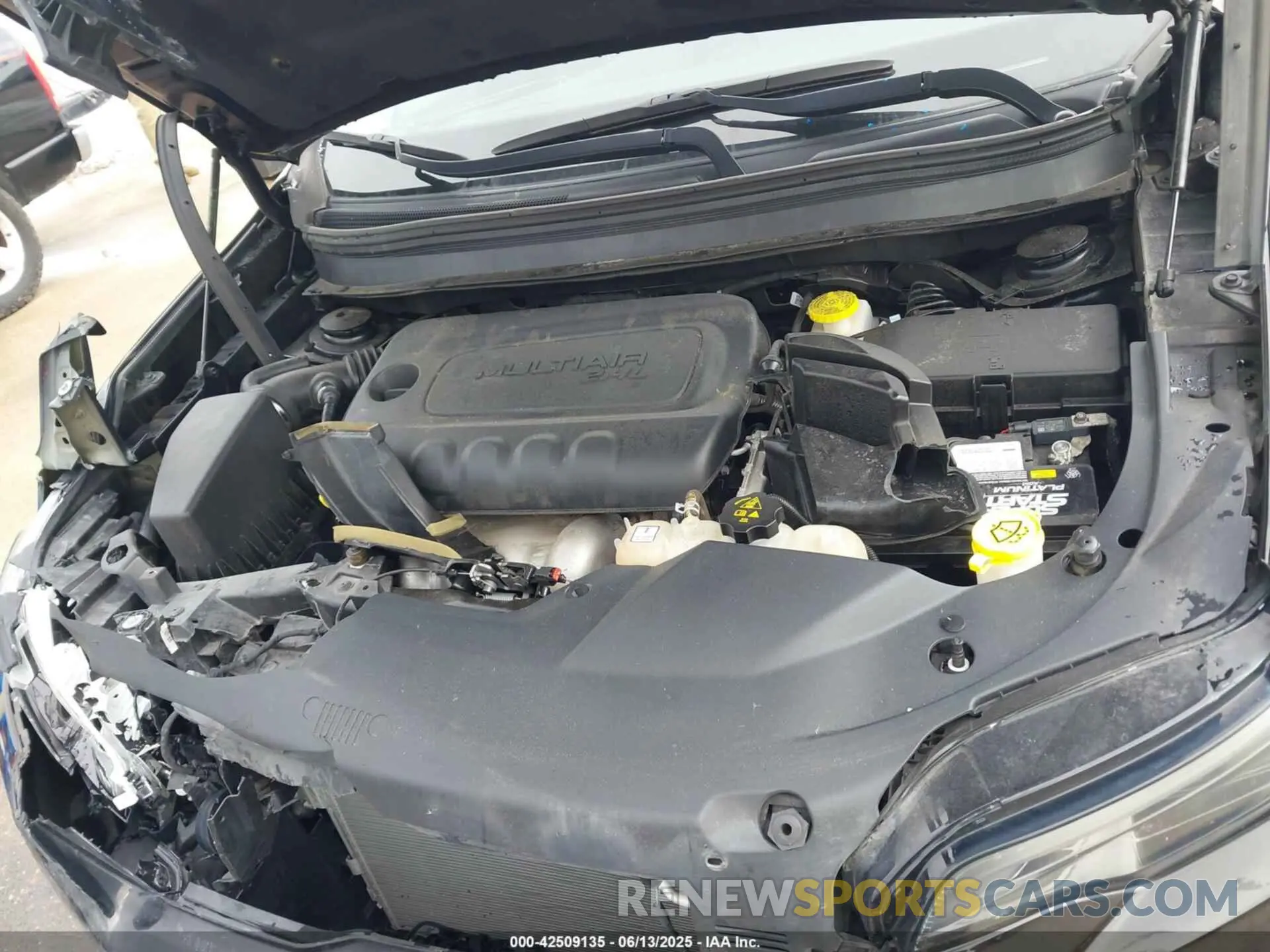 10 Photograph of a damaged car 1C4PJLCB3MD155750 JEEP CHEROKEE 2021