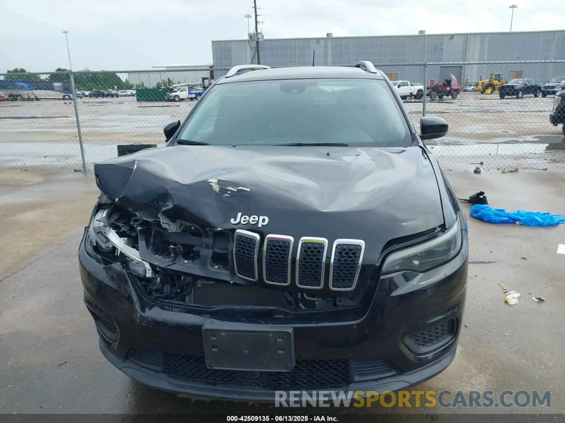 13 Photograph of a damaged car 1C4PJLCB3MD155750 JEEP CHEROKEE 2021