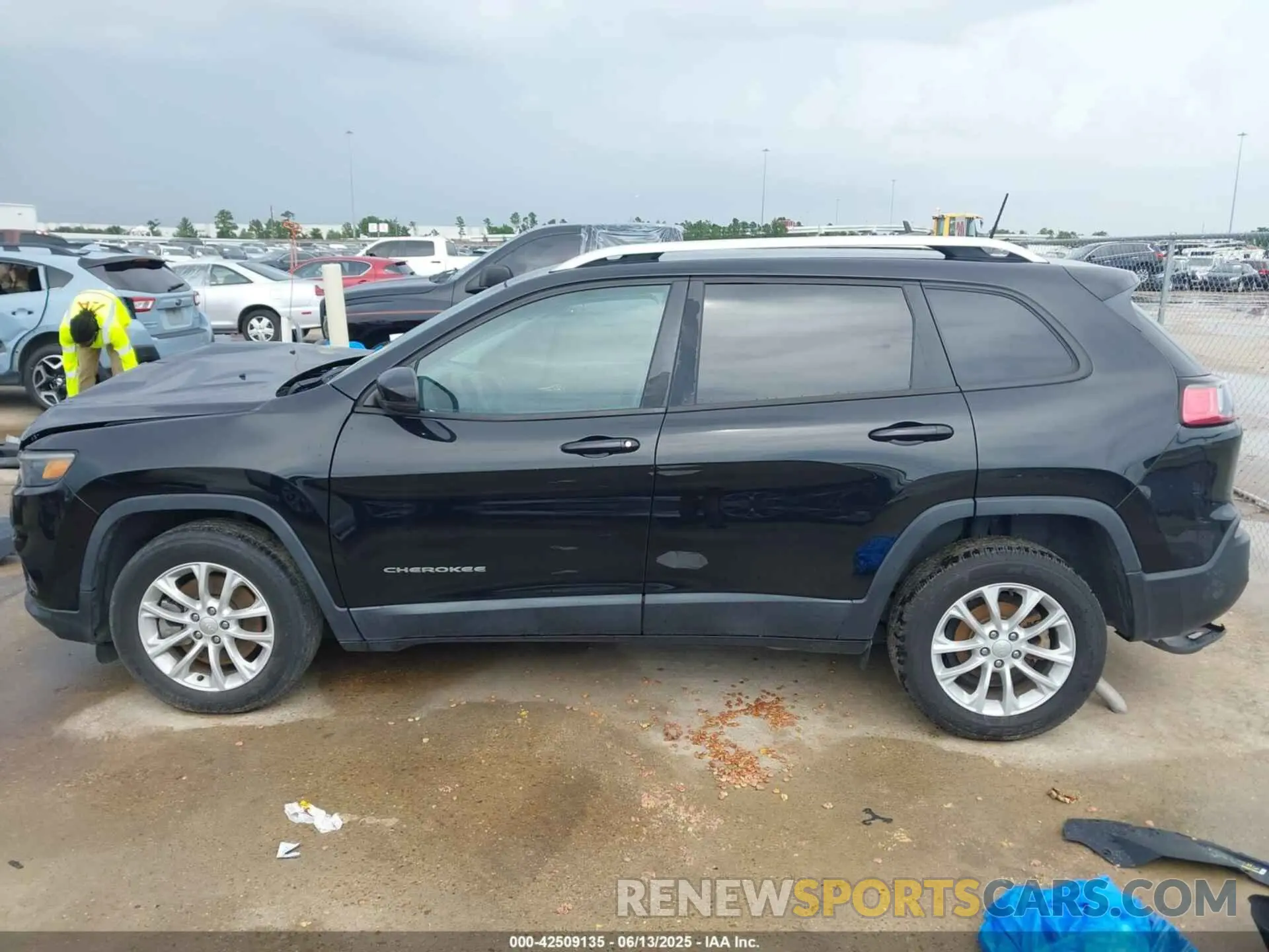 15 Photograph of a damaged car 1C4PJLCB3MD155750 JEEP CHEROKEE 2021