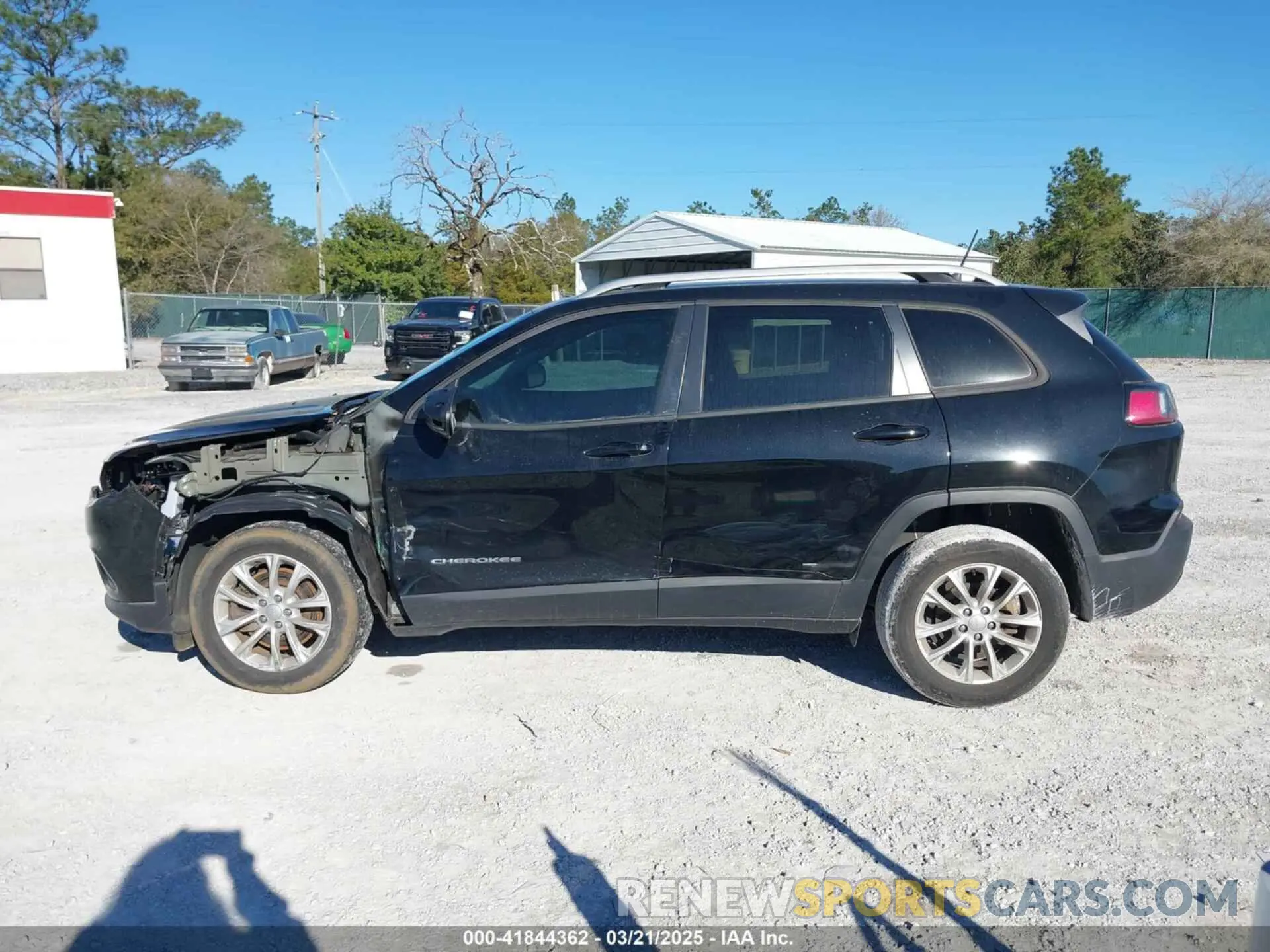 15 Photograph of a damaged car 1C4PJLCB4MD227099 JEEP CHEROKEE 2021