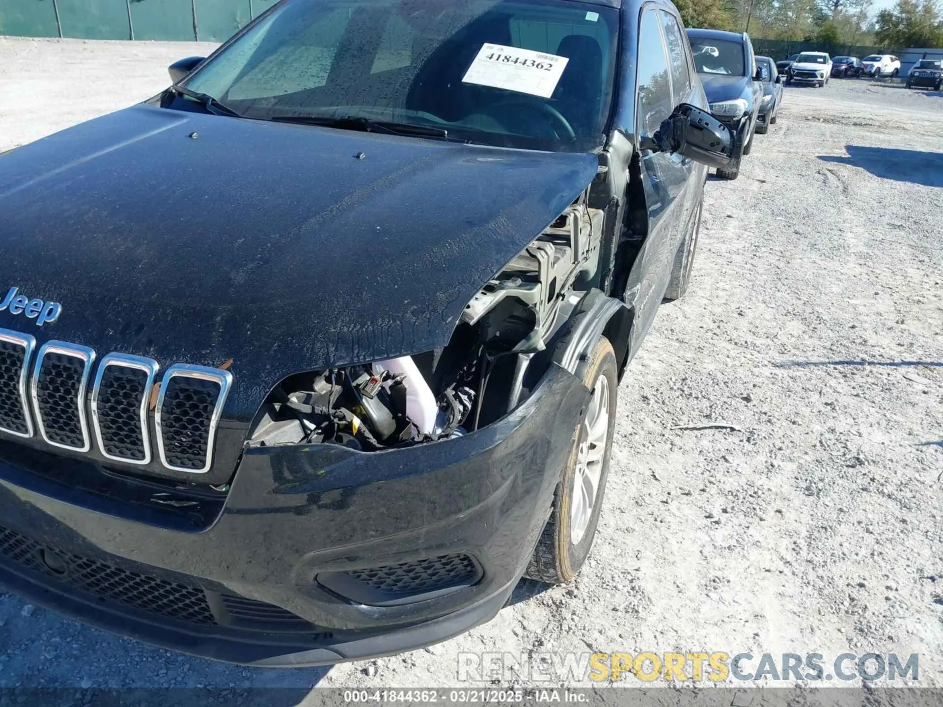 18 Photograph of a damaged car 1C4PJLCB4MD227099 JEEP CHEROKEE 2021