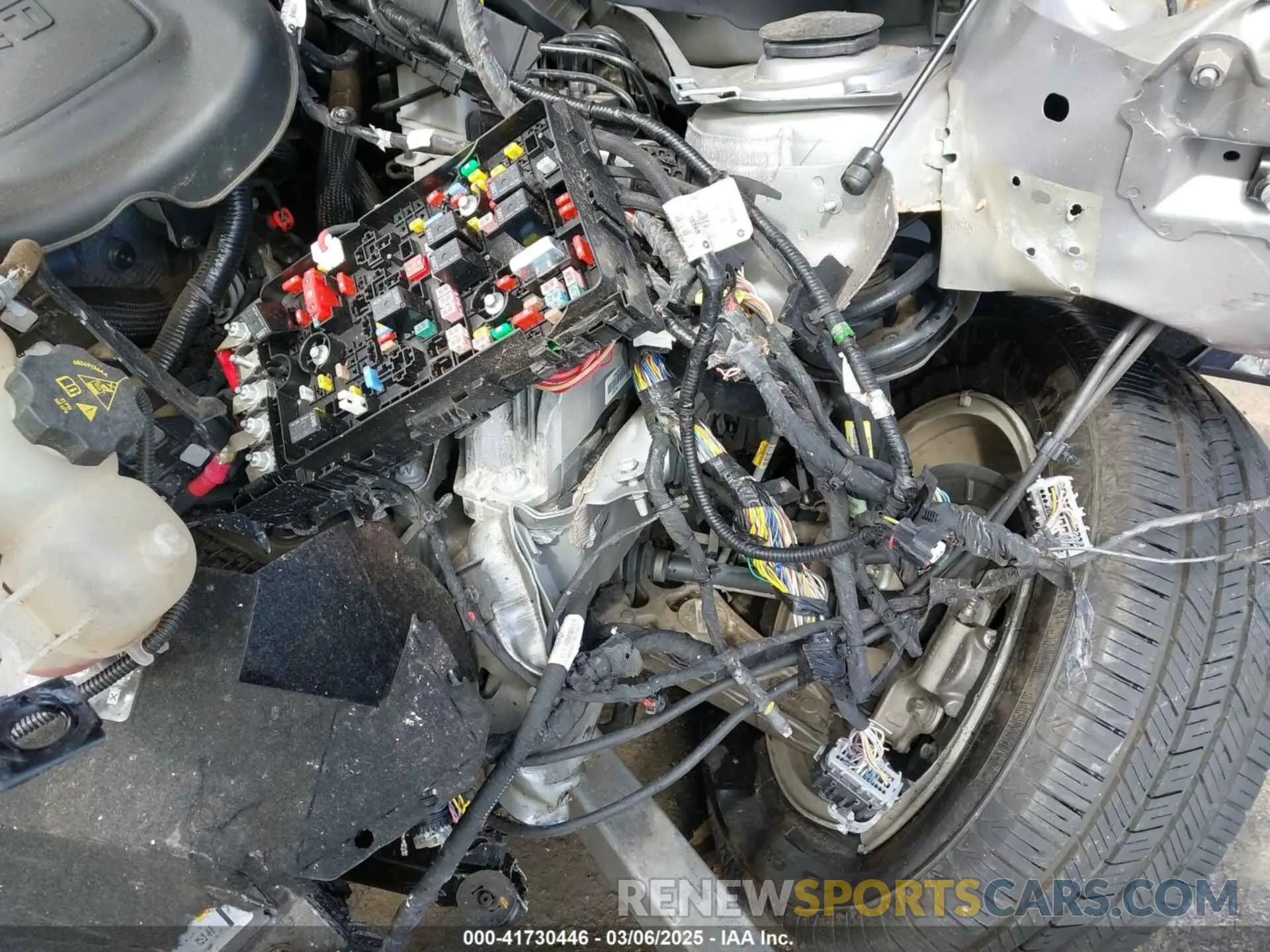 17 Photograph of a damaged car 1C4PJLCB7MD126946 JEEP CHEROKEE 2021