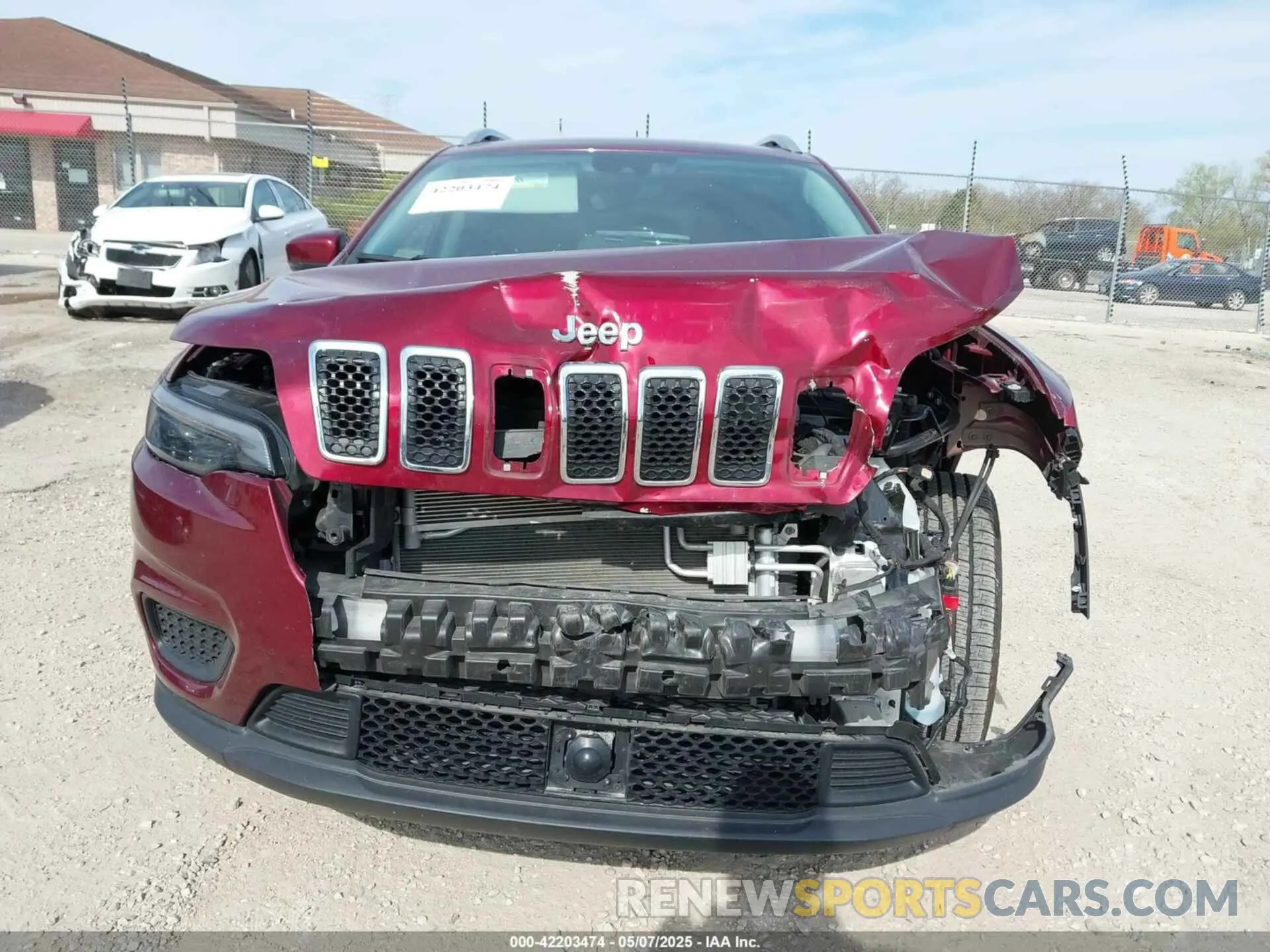 12 Photograph of a damaged car 1C4PJLCB7MD150373 JEEP CHEROKEE 2021