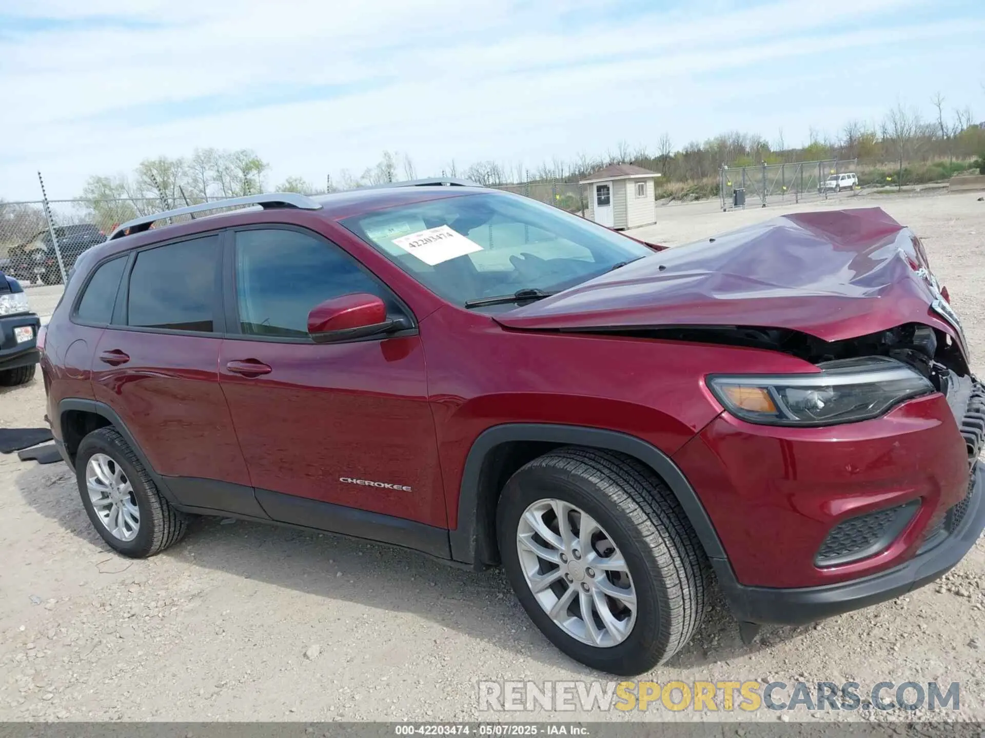 13 Photograph of a damaged car 1C4PJLCB7MD150373 JEEP CHEROKEE 2021