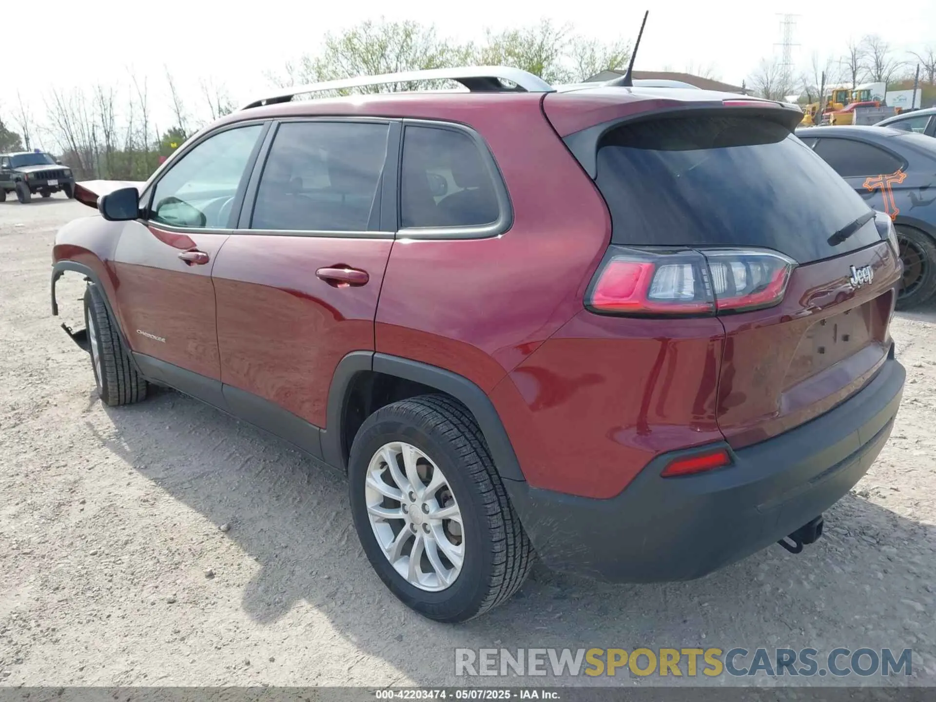 3 Photograph of a damaged car 1C4PJLCB7MD150373 JEEP CHEROKEE 2021