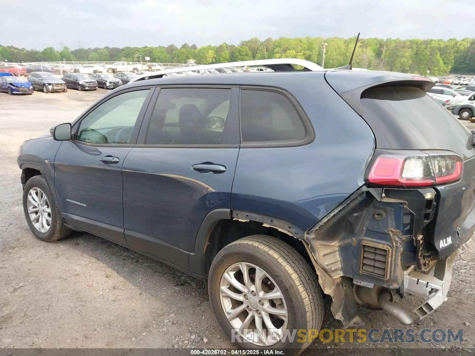 14 Photograph of a damaged car 1C4PJLCB8MD156327 JEEP CHEROKEE 2021