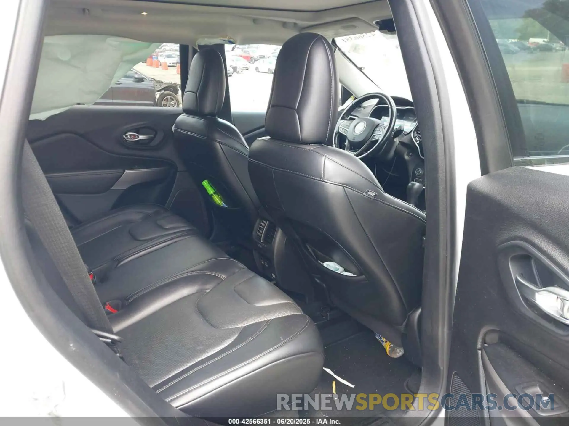 8 Photograph of a damaged car 1C4PJLDX5MD187268 JEEP CHEROKEE 2021