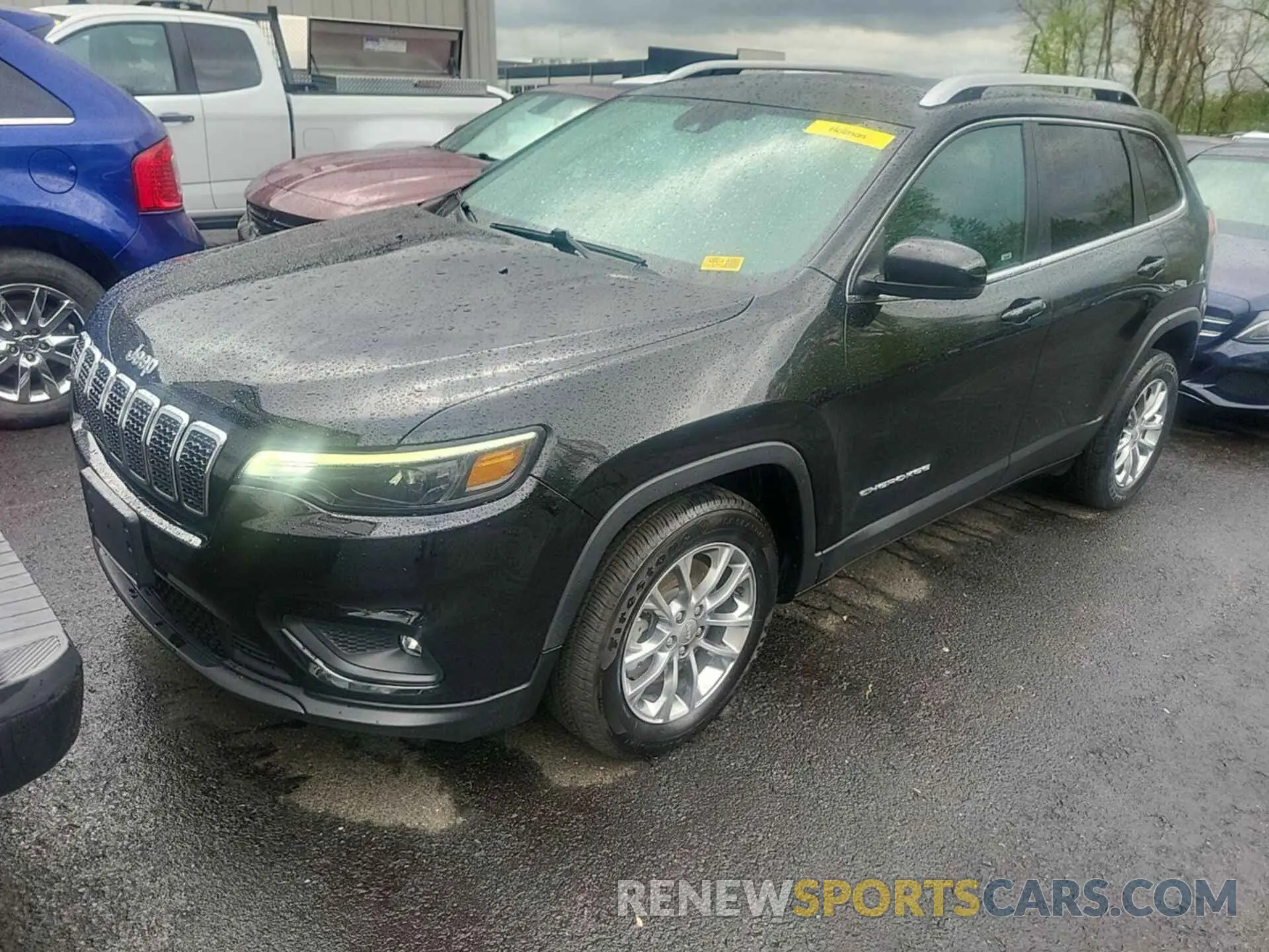 11 Photograph of a damaged car 1C4PJLLB3MD116284 JEEP CHEROKEE 2021