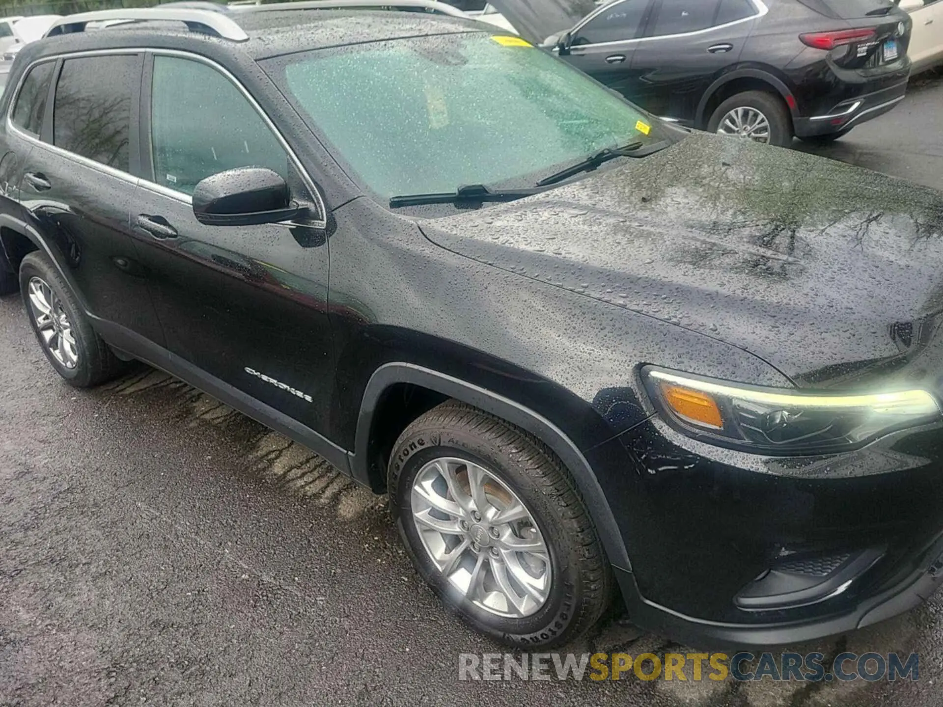 2 Photograph of a damaged car 1C4PJLLB3MD116284 JEEP CHEROKEE 2021