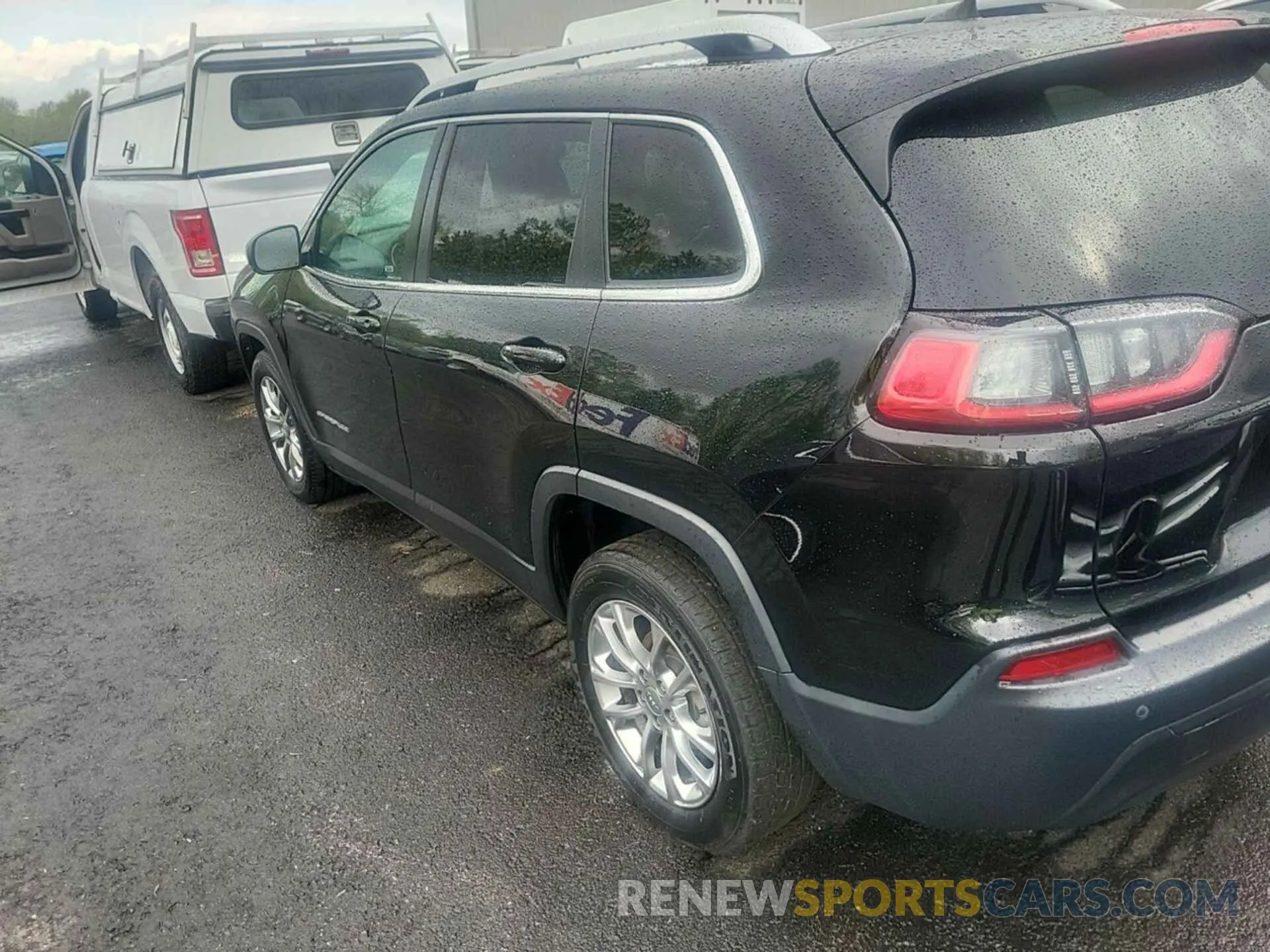 5 Photograph of a damaged car 1C4PJLLB3MD116284 JEEP CHEROKEE 2021