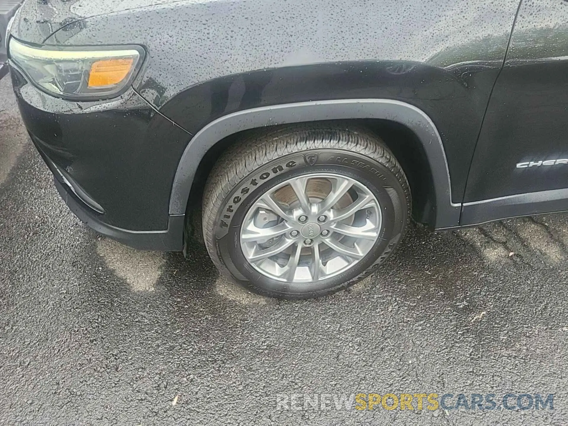 9 Photograph of a damaged car 1C4PJLLB3MD116284 JEEP CHEROKEE 2021