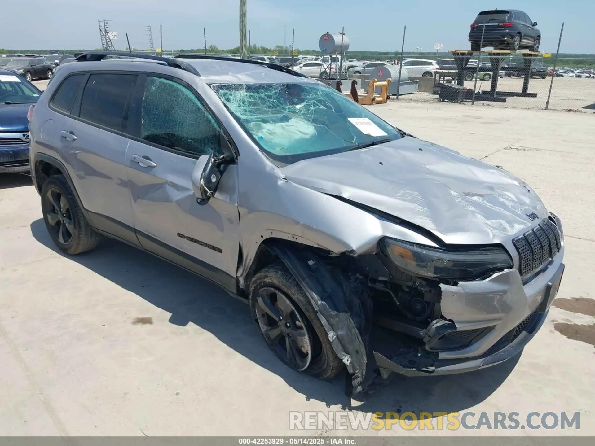 1 Photograph of a damaged car 1C4PJLLB4MD215146 JEEP CHEROKEE 2021