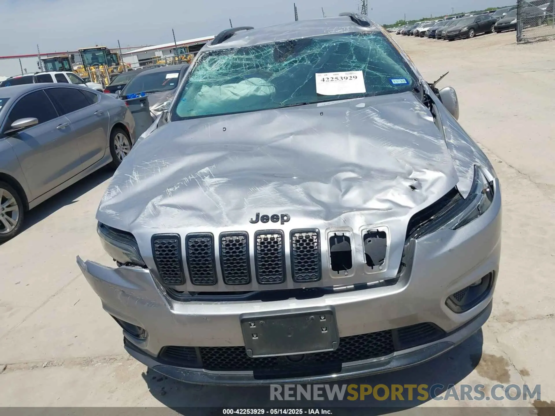 12 Photograph of a damaged car 1C4PJLLB4MD215146 JEEP CHEROKEE 2021