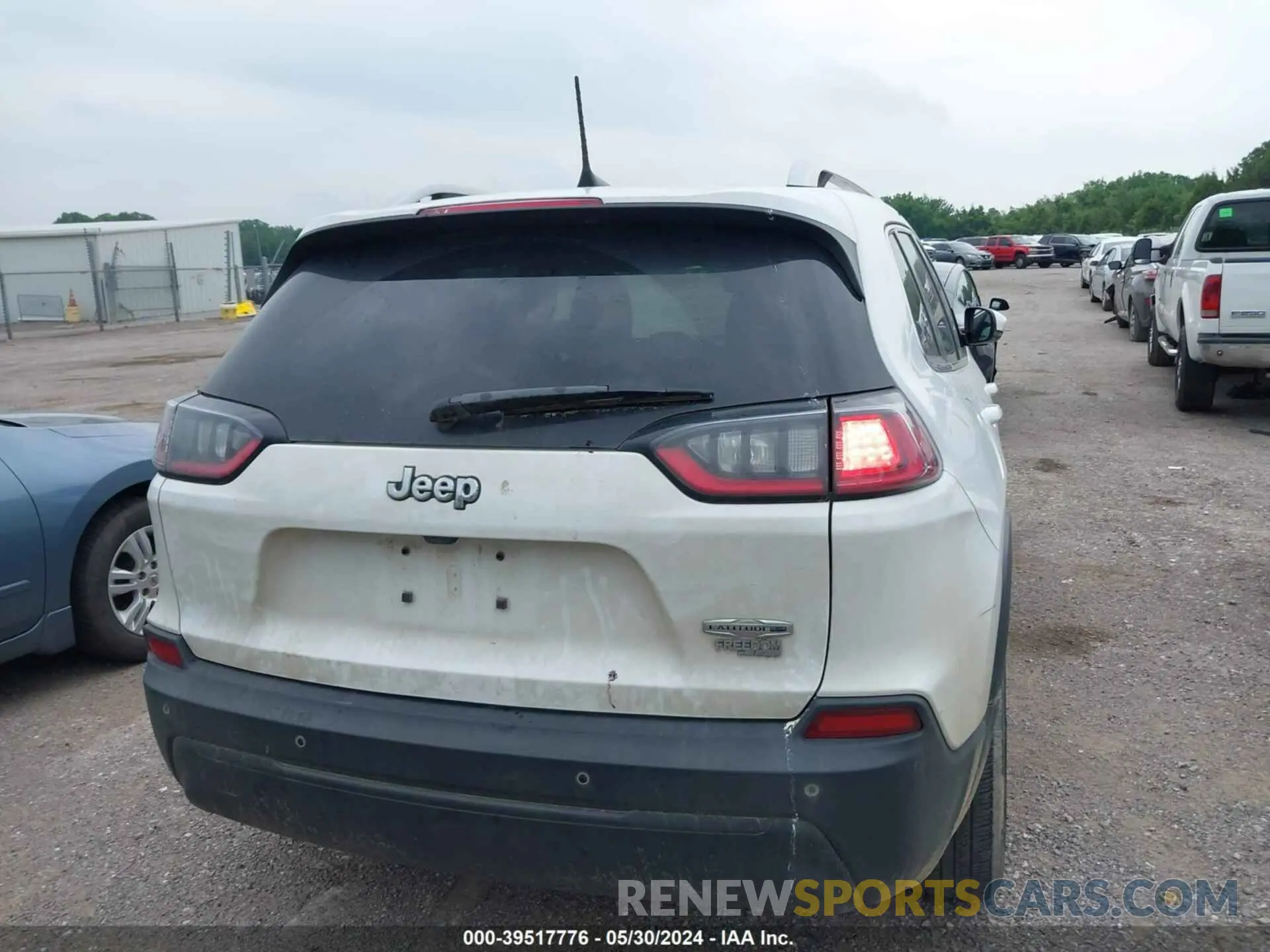 17 Фотография поврежденного автомобиля 1C4PJLLB8MD103661 JEEP CHEROKEE 2021