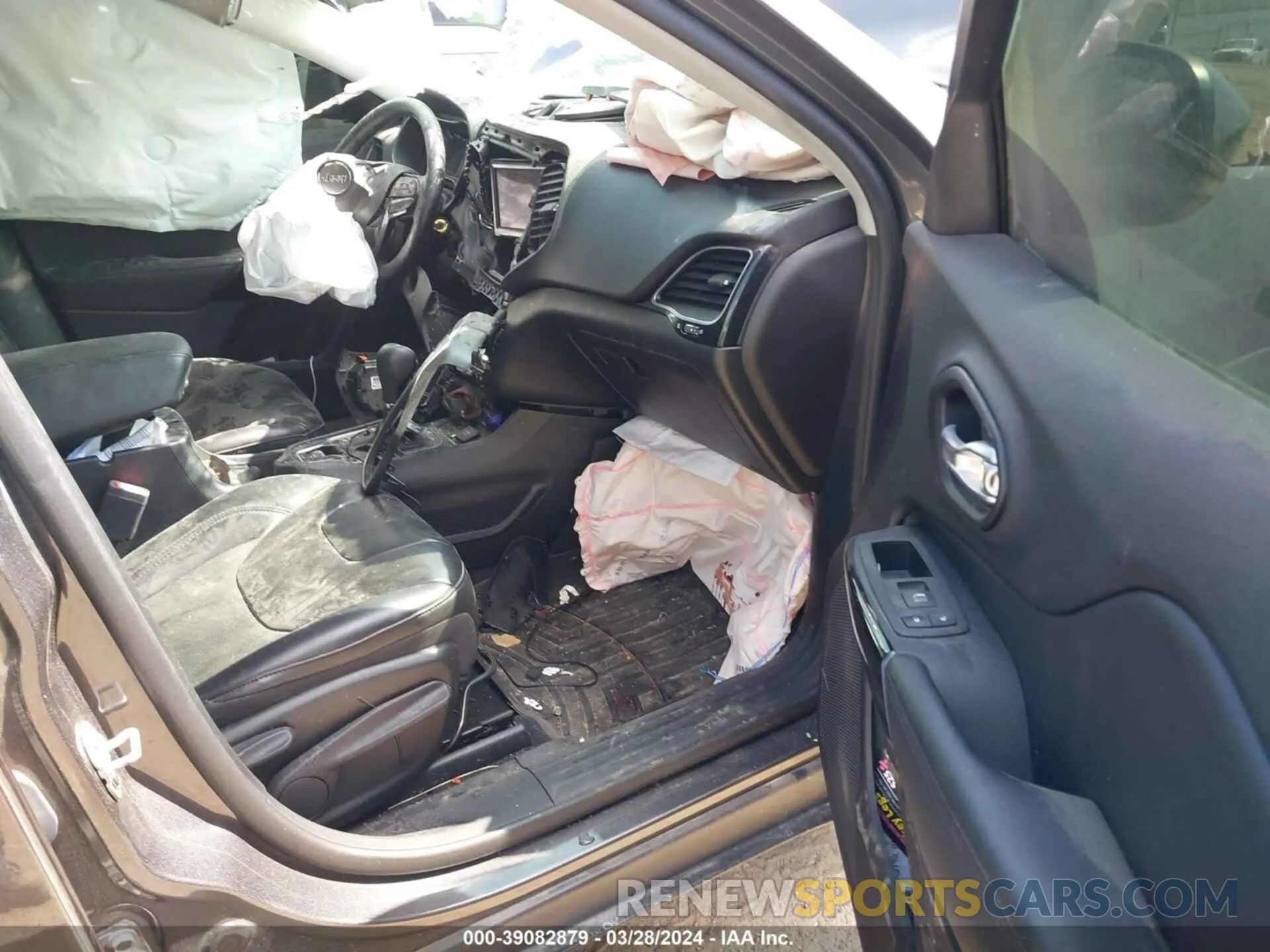 5 Photograph of a damaged car 1C4PJLLB8MD115101 JEEP CHEROKEE 2021