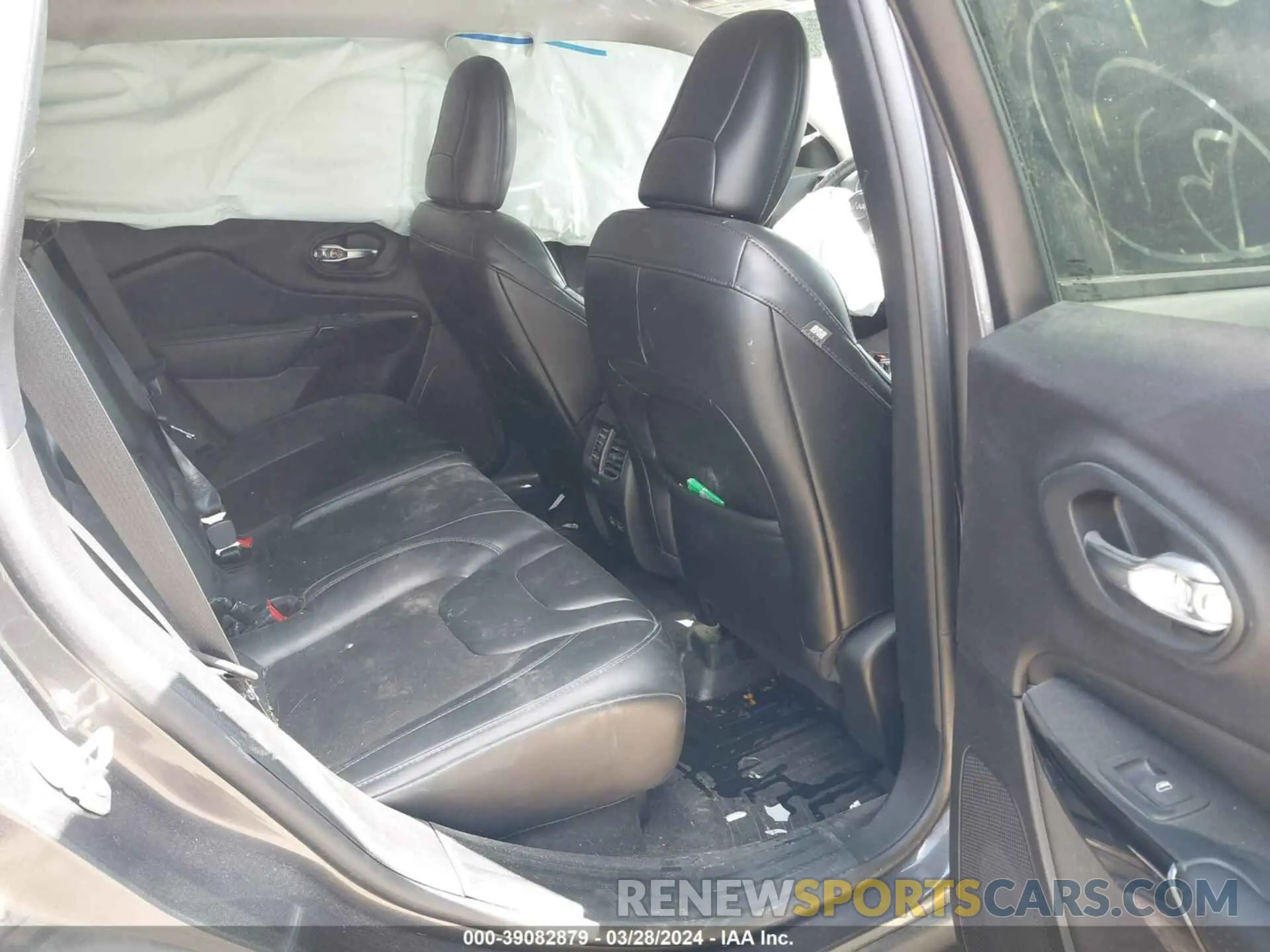8 Photograph of a damaged car 1C4PJLLB8MD115101 JEEP CHEROKEE 2021