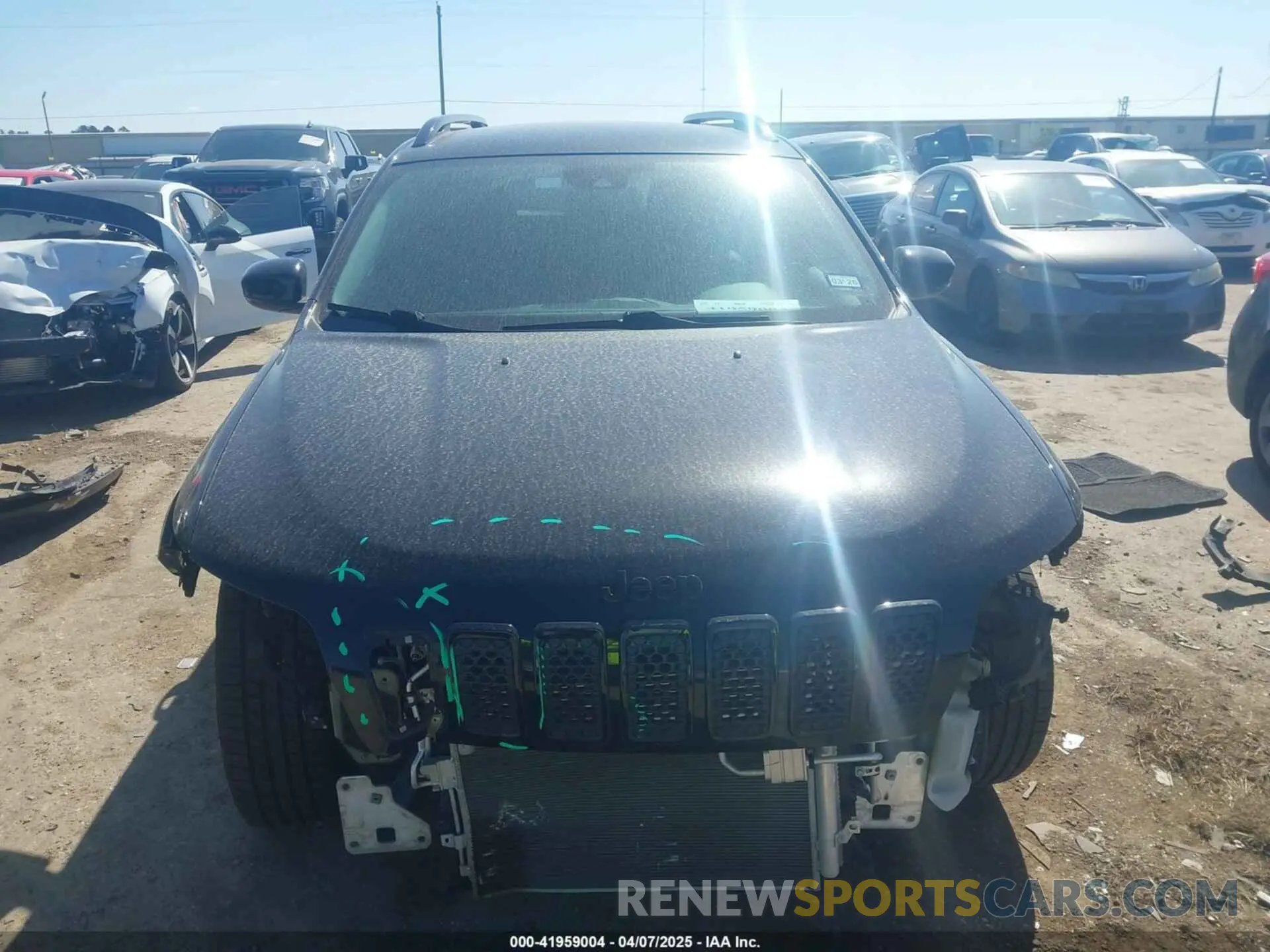 13 Photograph of a damaged car 1C4PJLLBXMD112667 JEEP CHEROKEE 2021