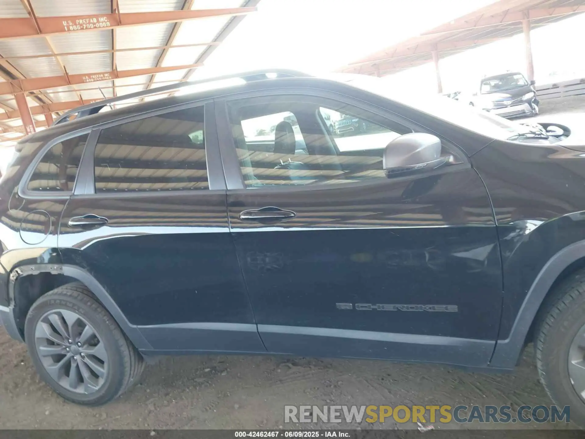 14 Photograph of a damaged car 1C4PJLMX5MD144338 JEEP CHEROKEE 2021