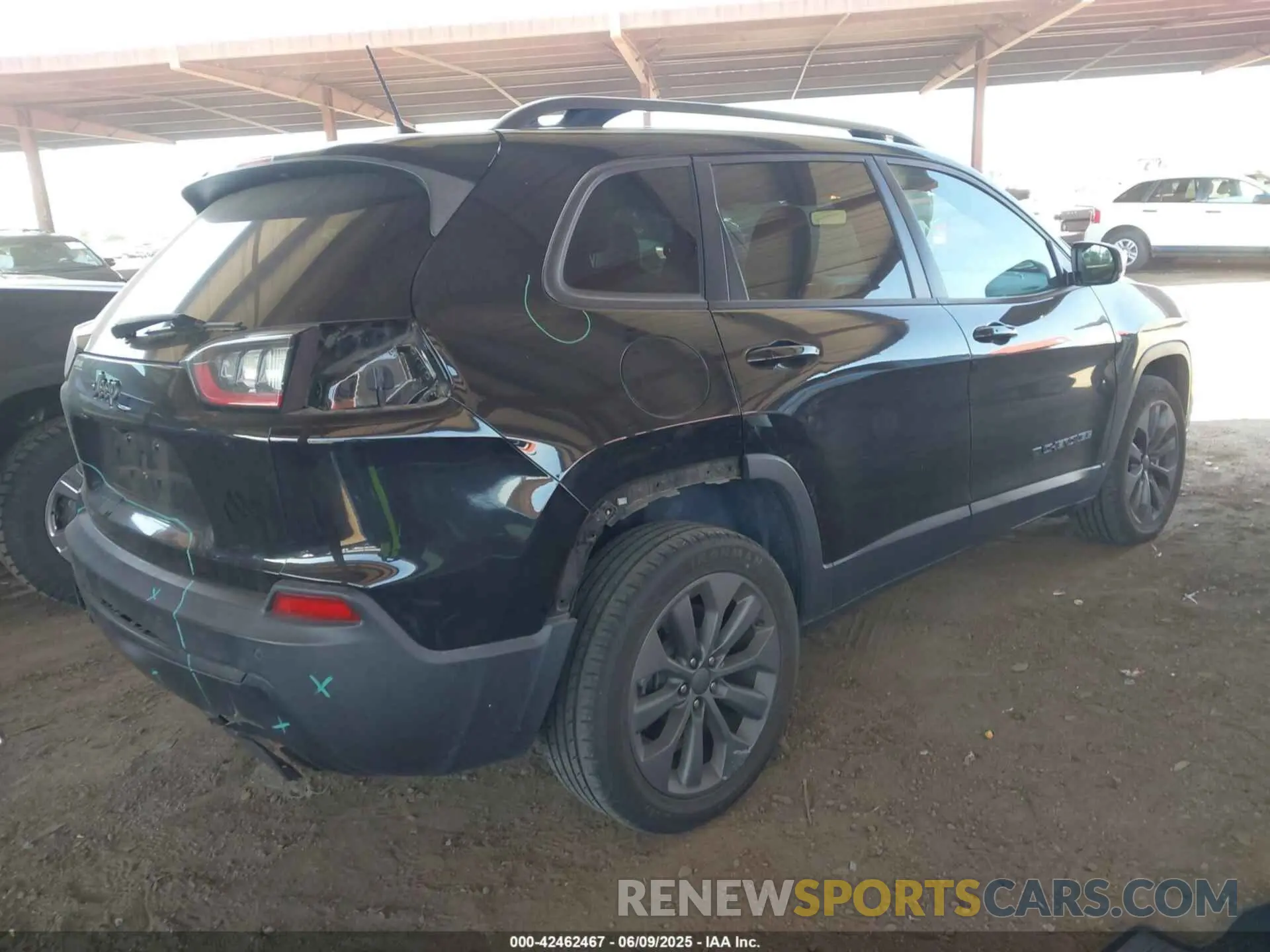 4 Photograph of a damaged car 1C4PJLMX5MD144338 JEEP CHEROKEE 2021