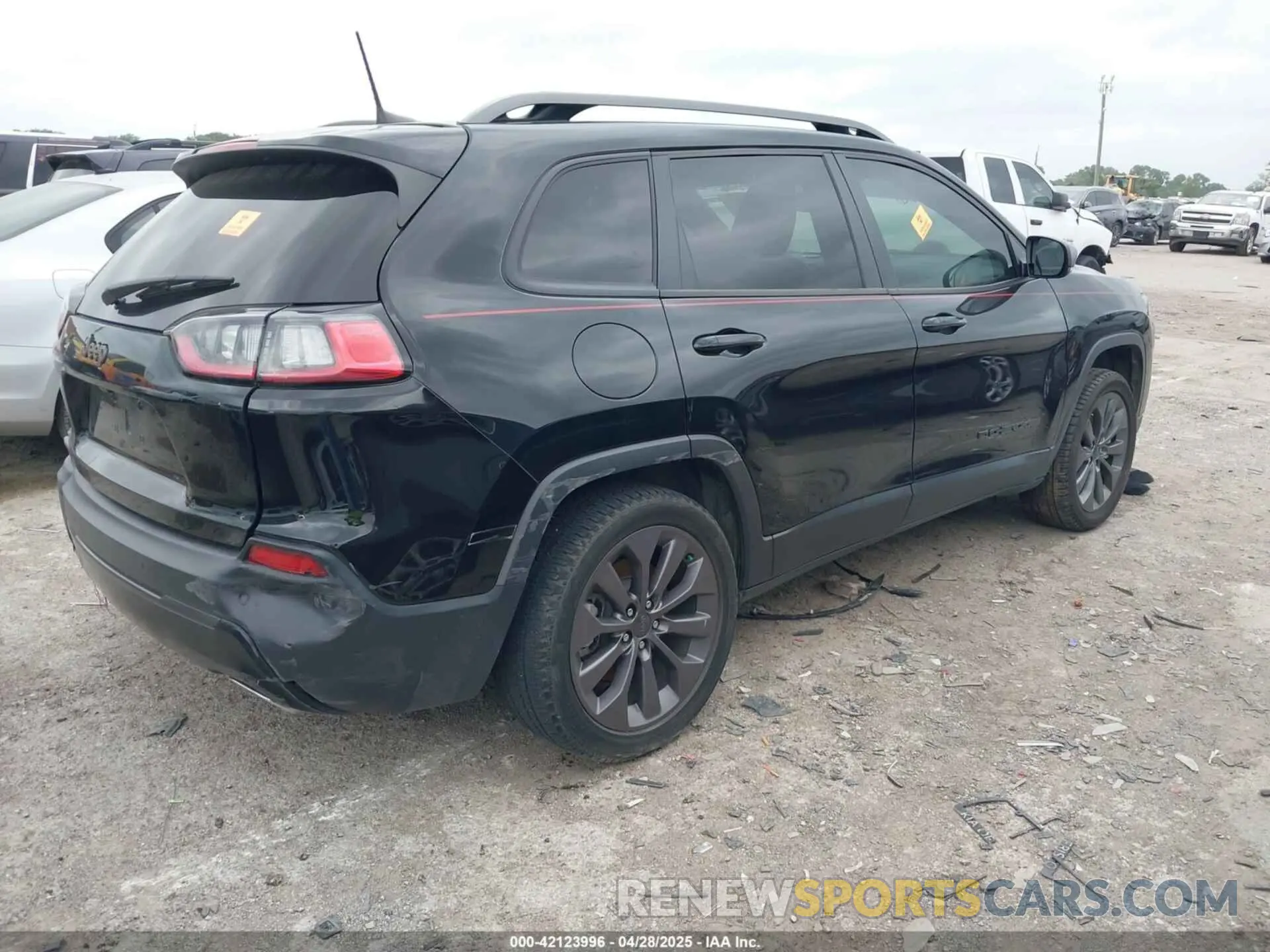 4 Photograph of a damaged car 1C4PJLMX5MD149992 JEEP CHEROKEE 2021