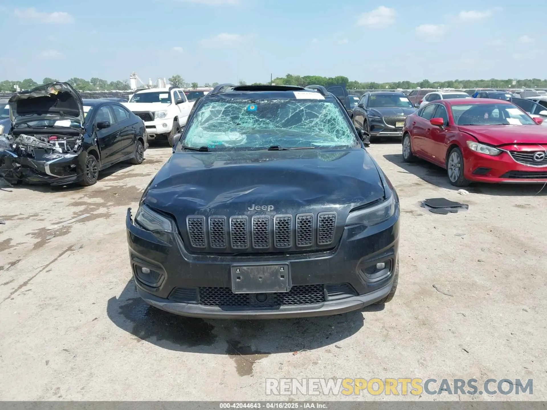 12 Photograph of a damaged car 1C4PJLMXXMD134565 JEEP CHEROKEE 2021