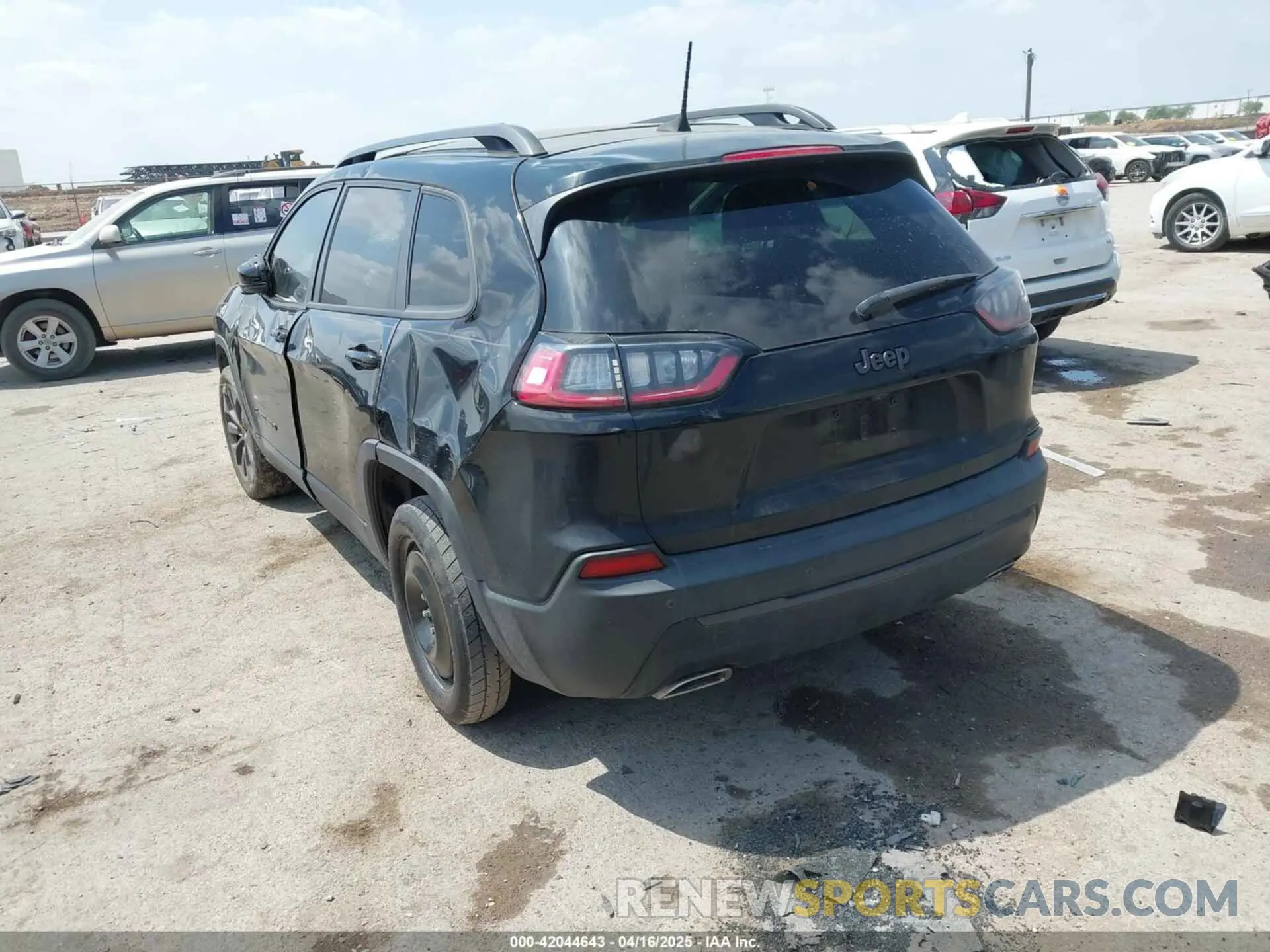 3 Photograph of a damaged car 1C4PJLMXXMD134565 JEEP CHEROKEE 2021
