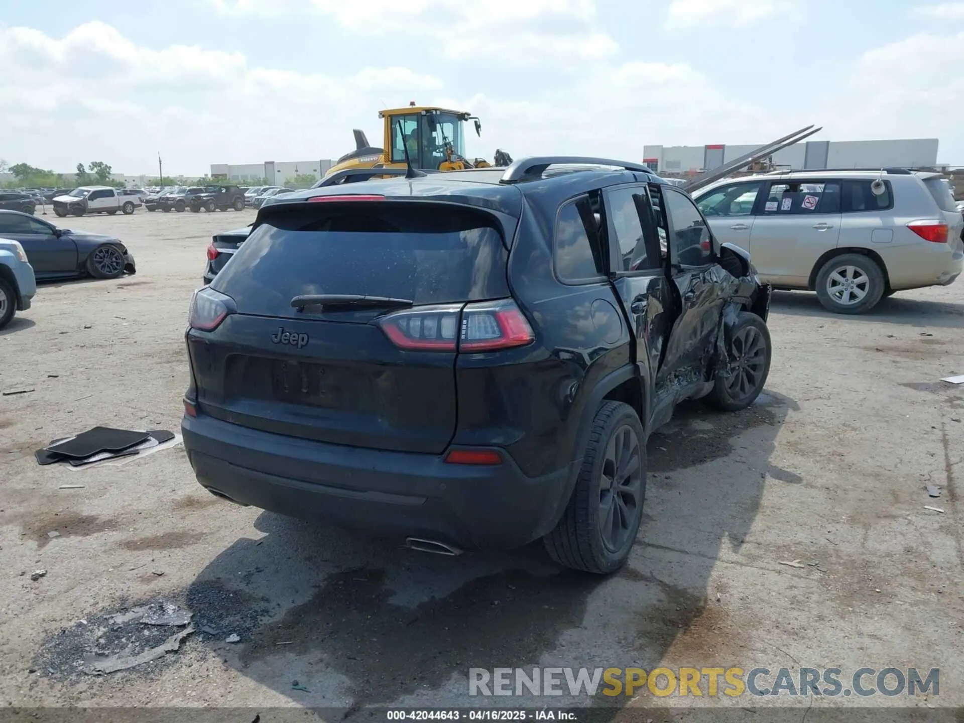 4 Photograph of a damaged car 1C4PJLMXXMD134565 JEEP CHEROKEE 2021
