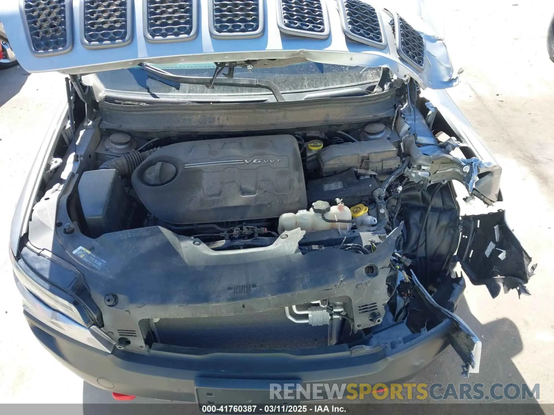 10 Photograph of a damaged car 1C4PJMBX0MD231122 JEEP CHEROKEE 2021