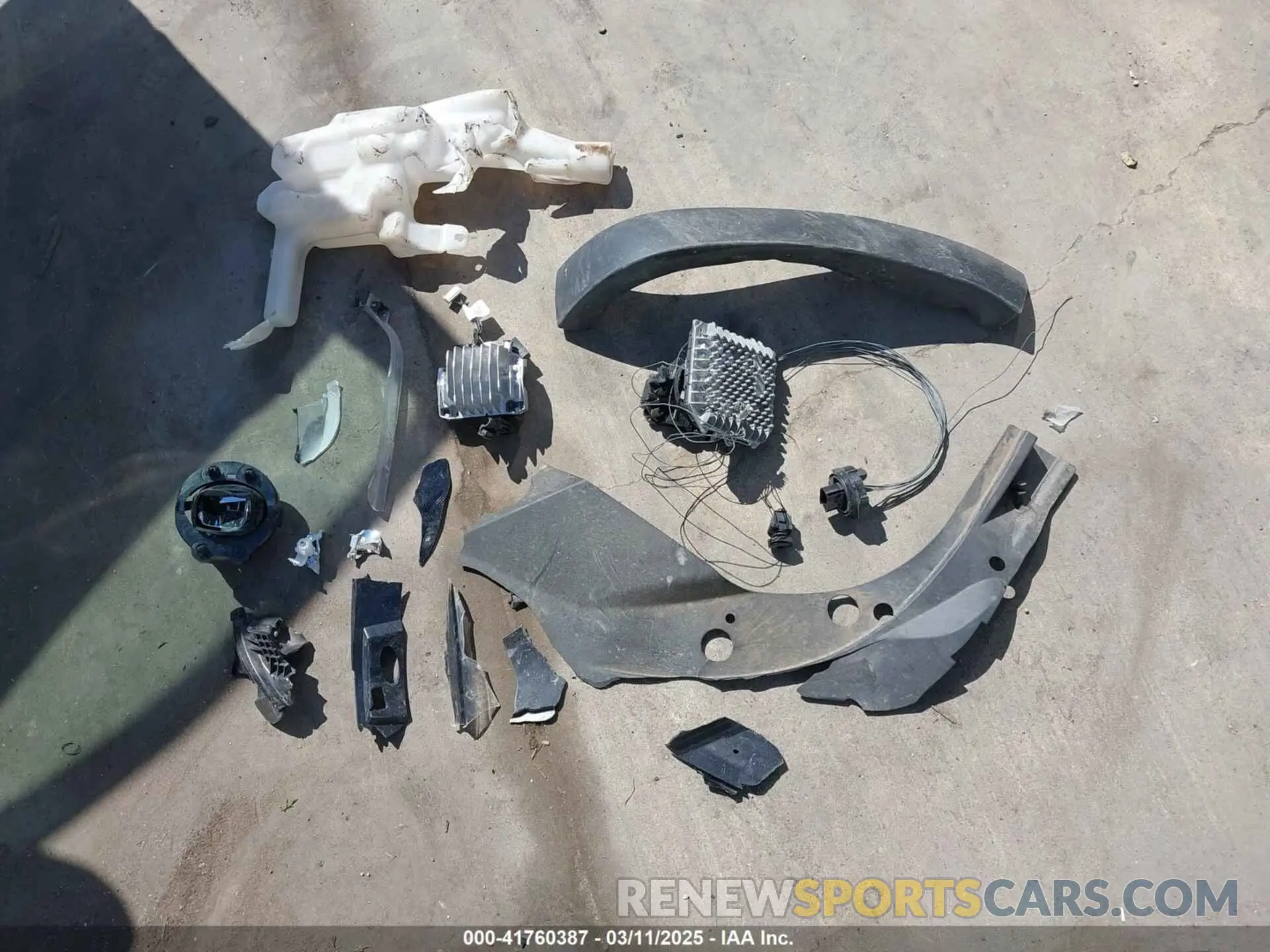 12 Photograph of a damaged car 1C4PJMBX0MD231122 JEEP CHEROKEE 2021