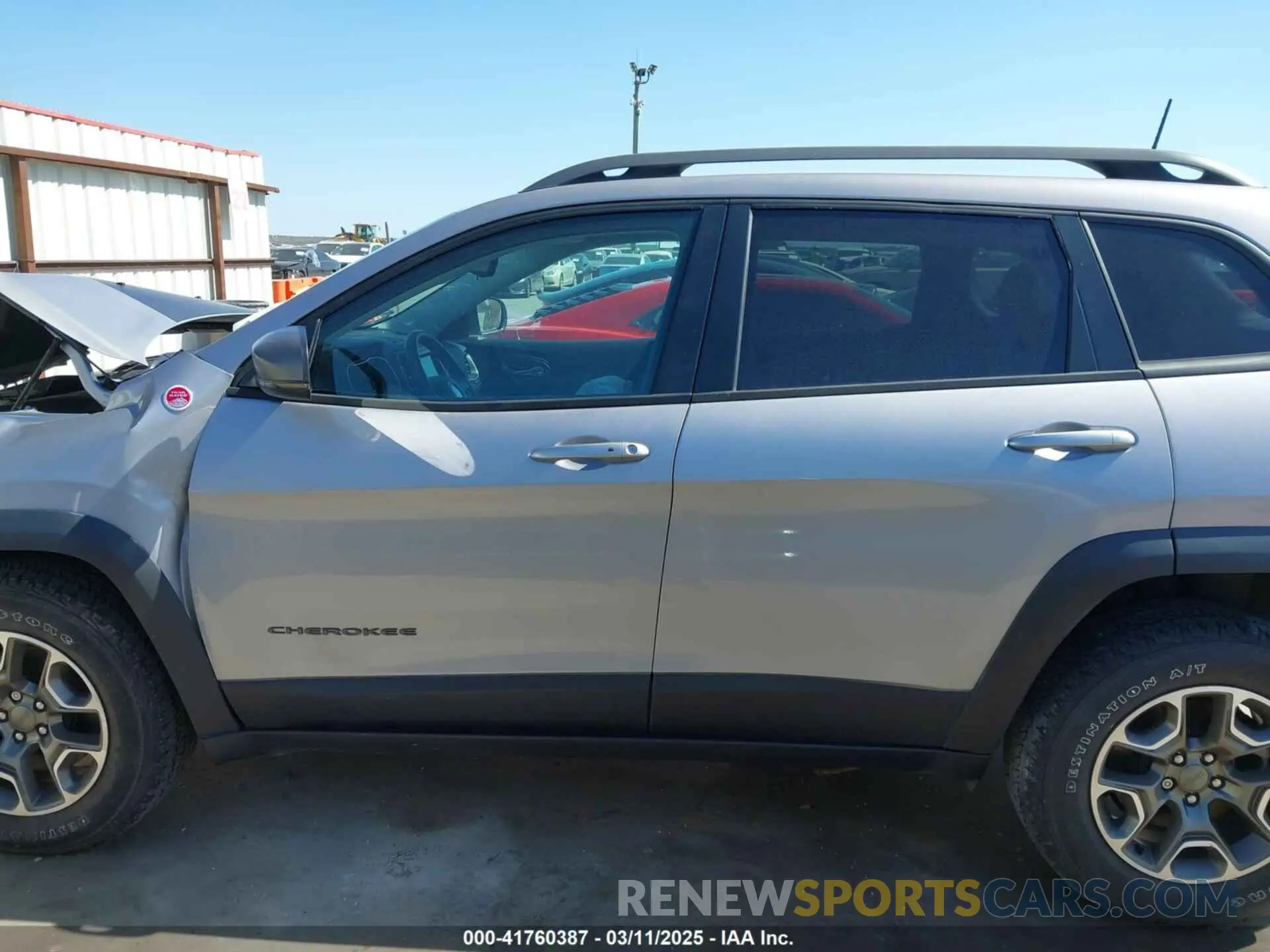 15 Photograph of a damaged car 1C4PJMBX0MD231122 JEEP CHEROKEE 2021