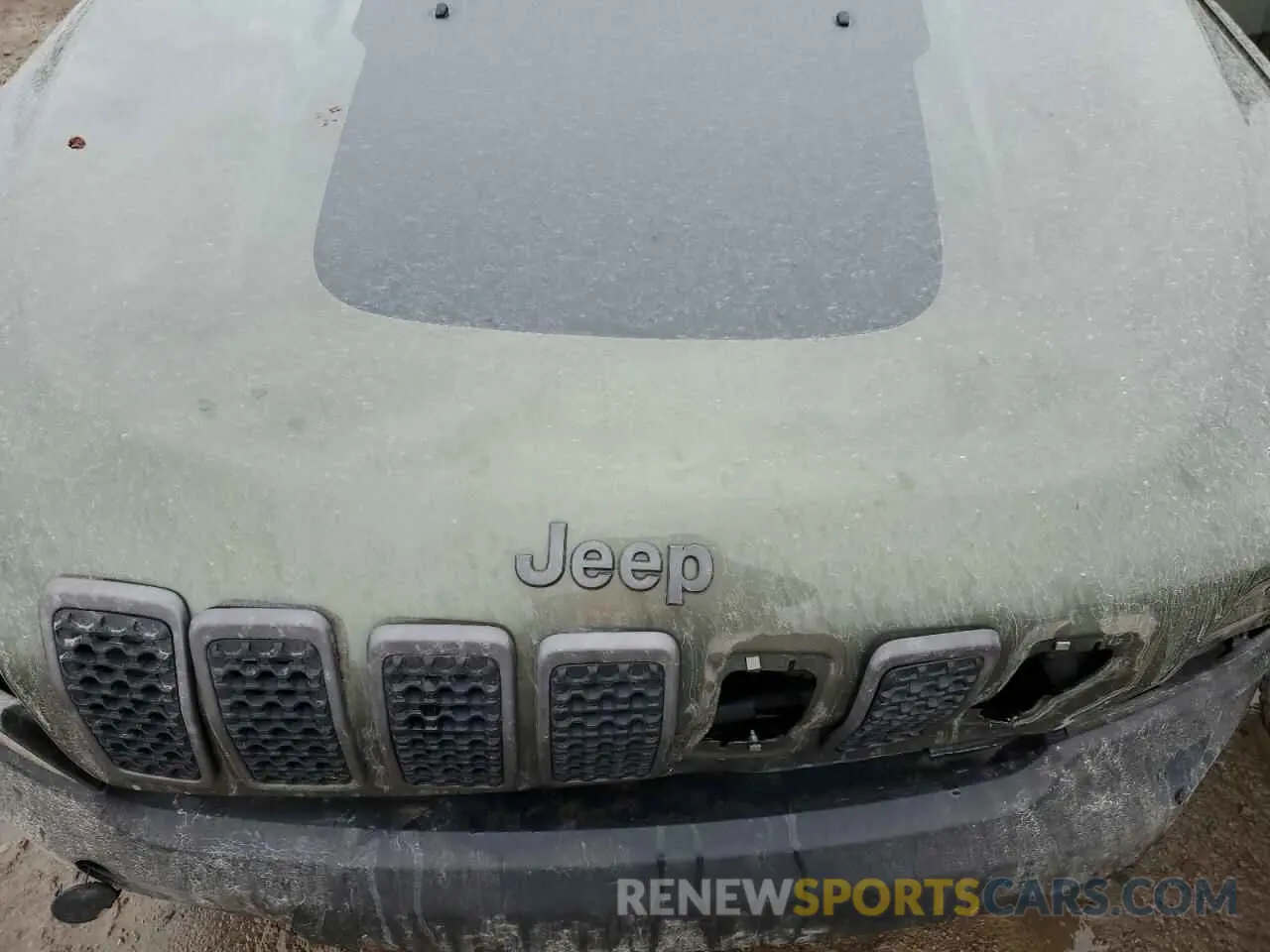 12 Photograph of a damaged car 1C4PJMBX4MD203131 JEEP CHEROKEE 2021