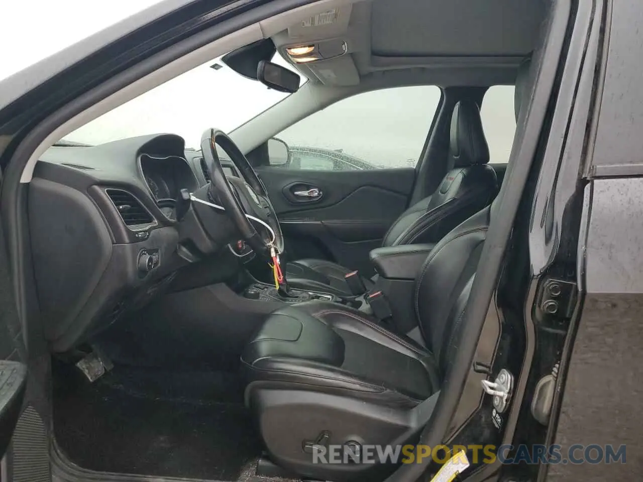 7 Photograph of a damaged car 1C4PJMBX5MD123854 JEEP CHEROKEE 2021