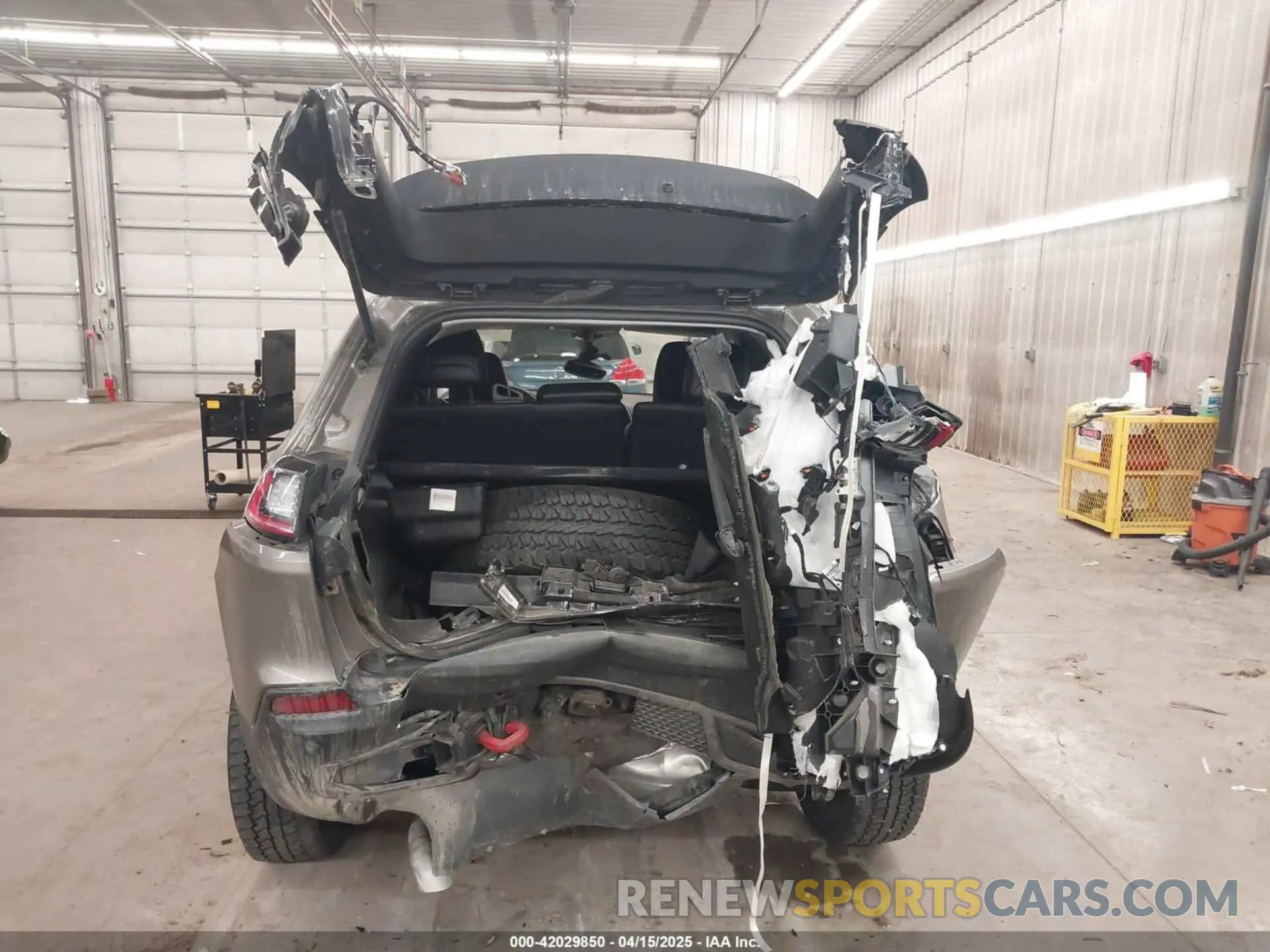 17 Фотография поврежденного автомобиля 1C4PJMBX5MD231018 JEEP CHEROKEE 2021