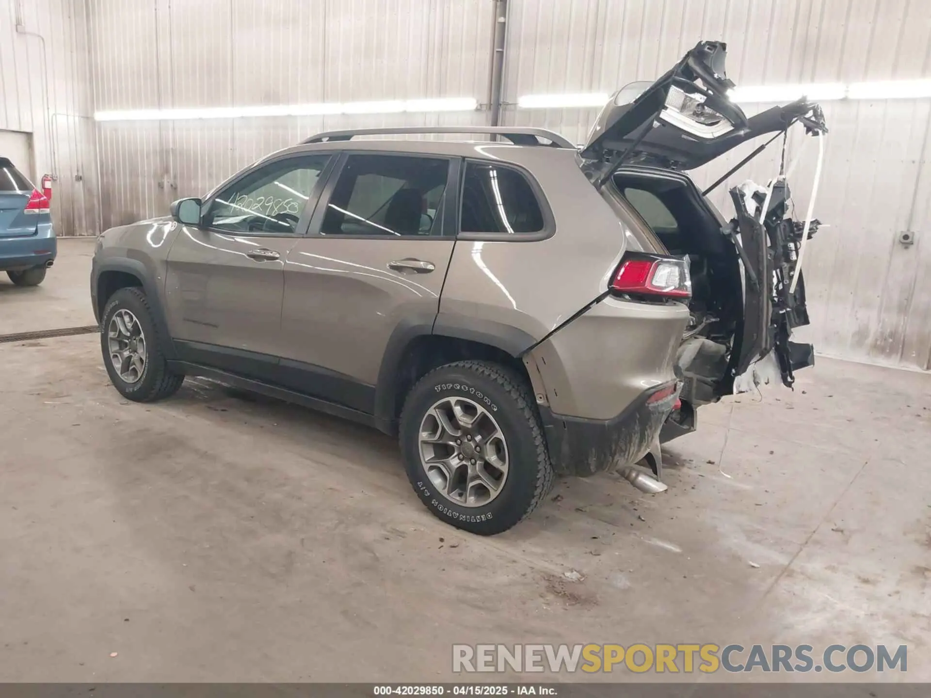3 Фотография поврежденного автомобиля 1C4PJMBX5MD231018 JEEP CHEROKEE 2021