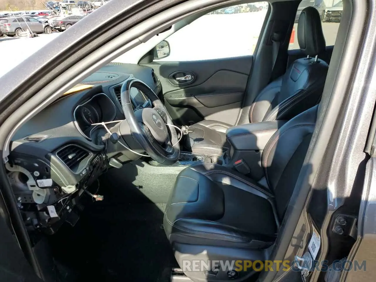 7 Photograph of a damaged car 1C4PJMBX7MD109017 JEEP CHEROKEE 2021