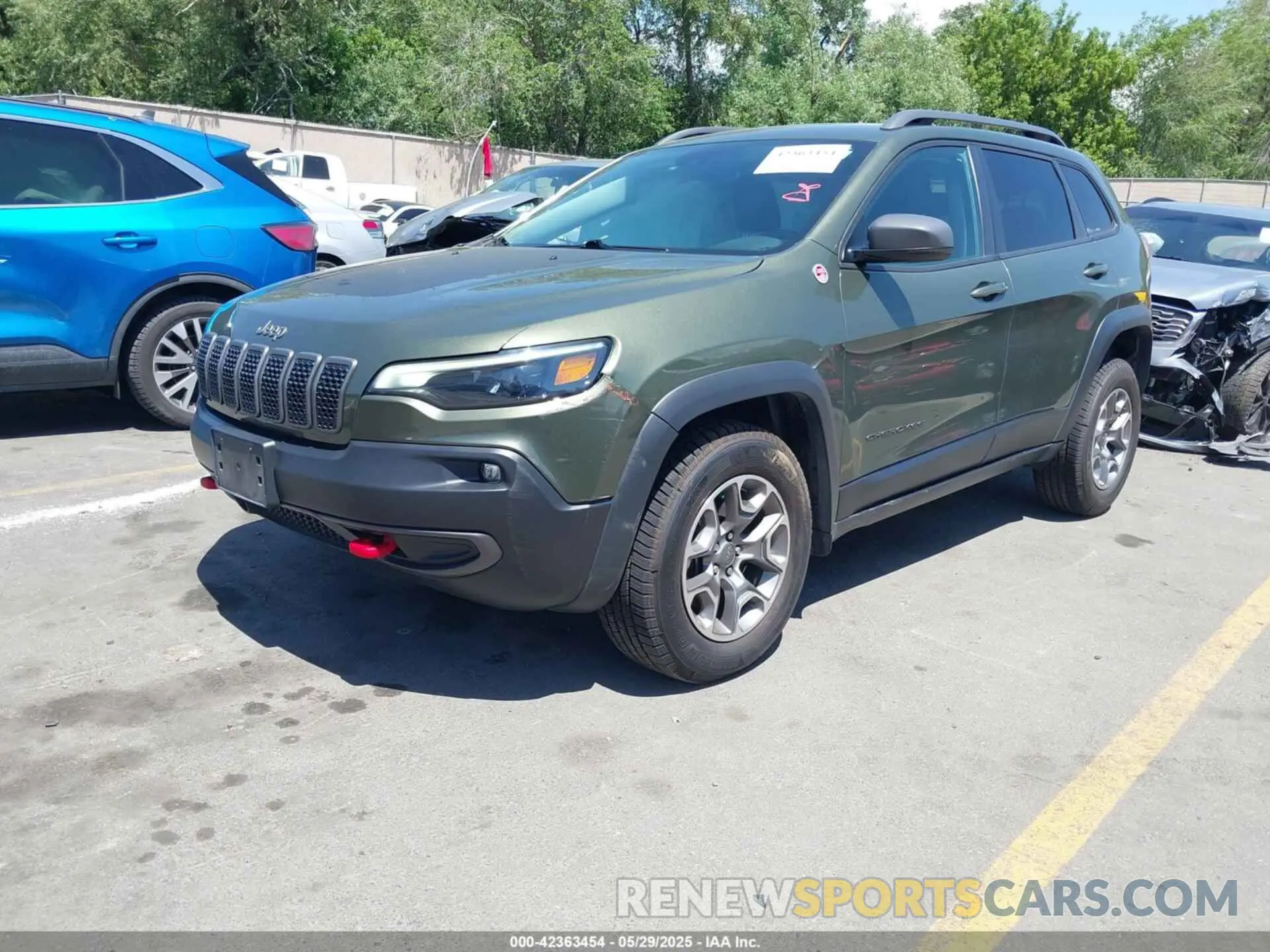 2 Photograph of a damaged car 1C4PJMBX9MD142777 JEEP CHEROKEE 2021