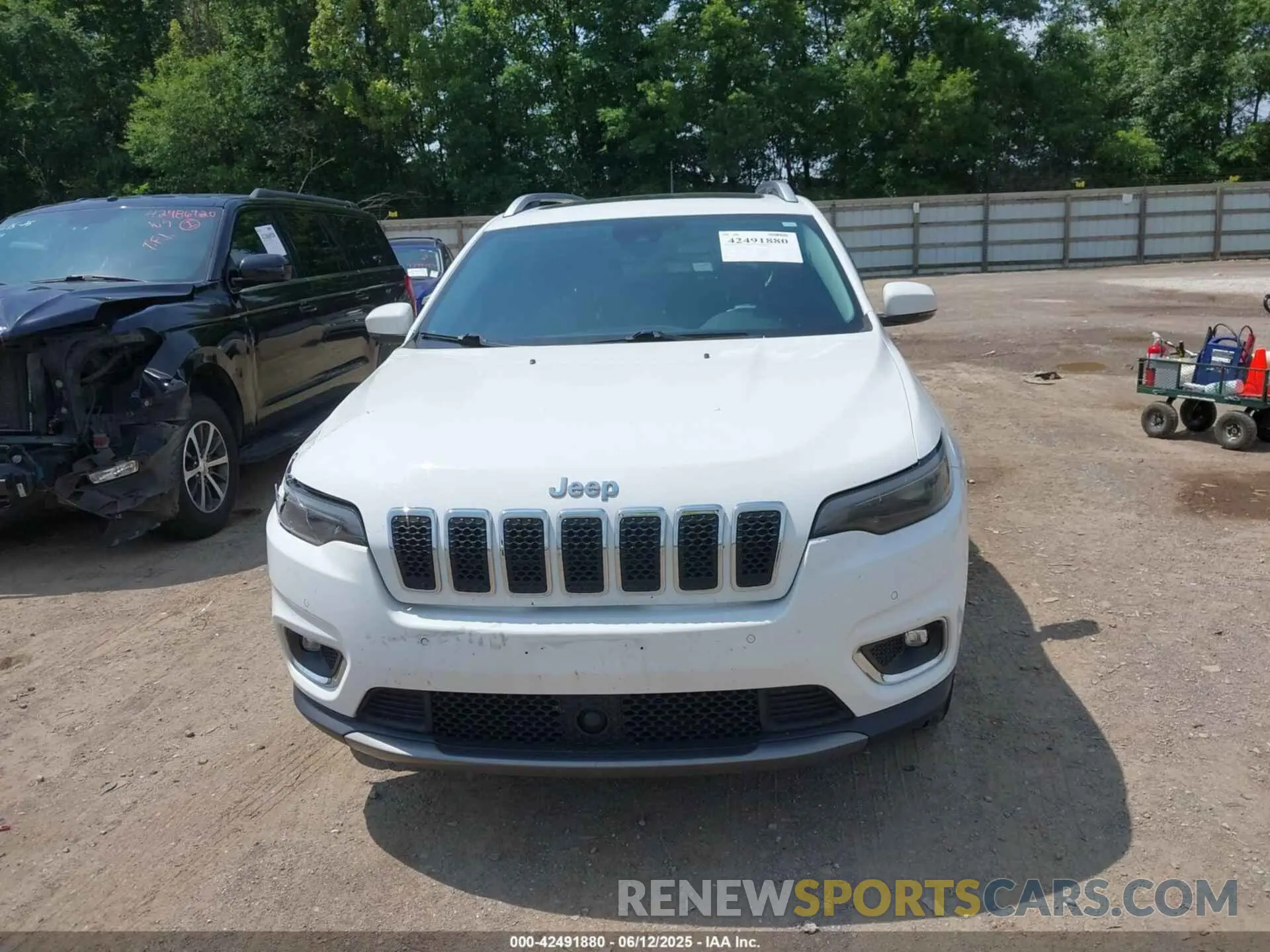 12 Photograph of a damaged car 1C4PJMDN3MD114680 JEEP CHEROKEE 2021