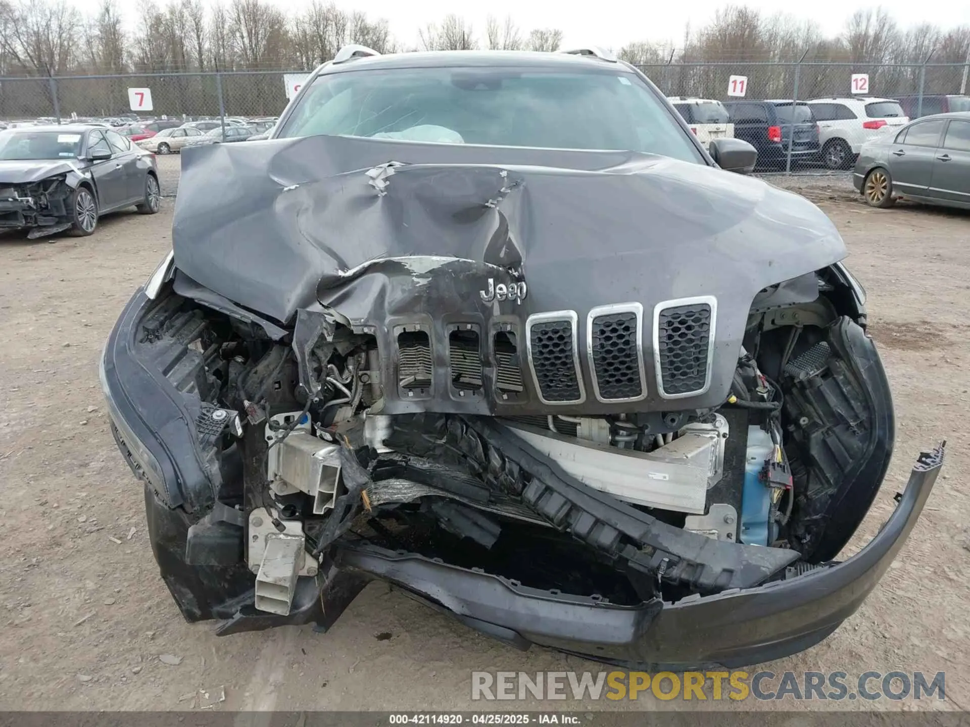 6 Photograph of a damaged car 1C4PJMDXXMD215667 JEEP CHEROKEE 2021