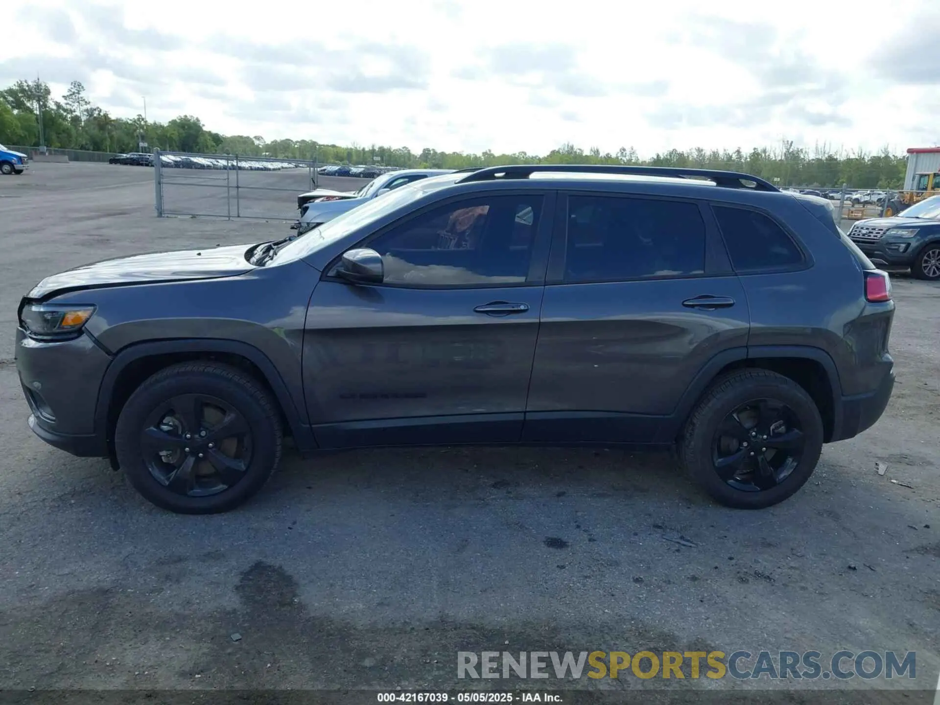 14 Photograph of a damaged car 1C4PJMLB6MD117029 JEEP CHEROKEE 2021