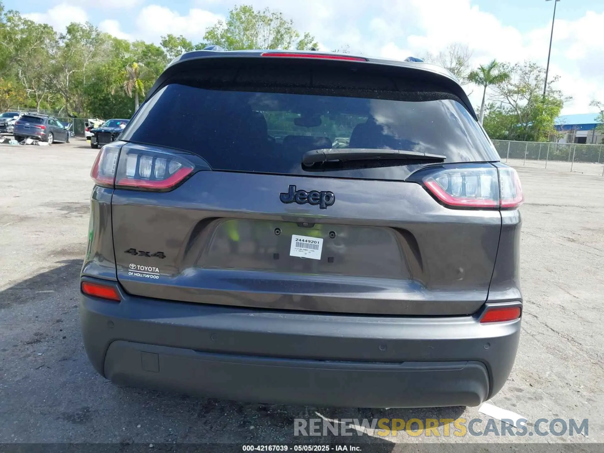 16 Photograph of a damaged car 1C4PJMLB6MD117029 JEEP CHEROKEE 2021