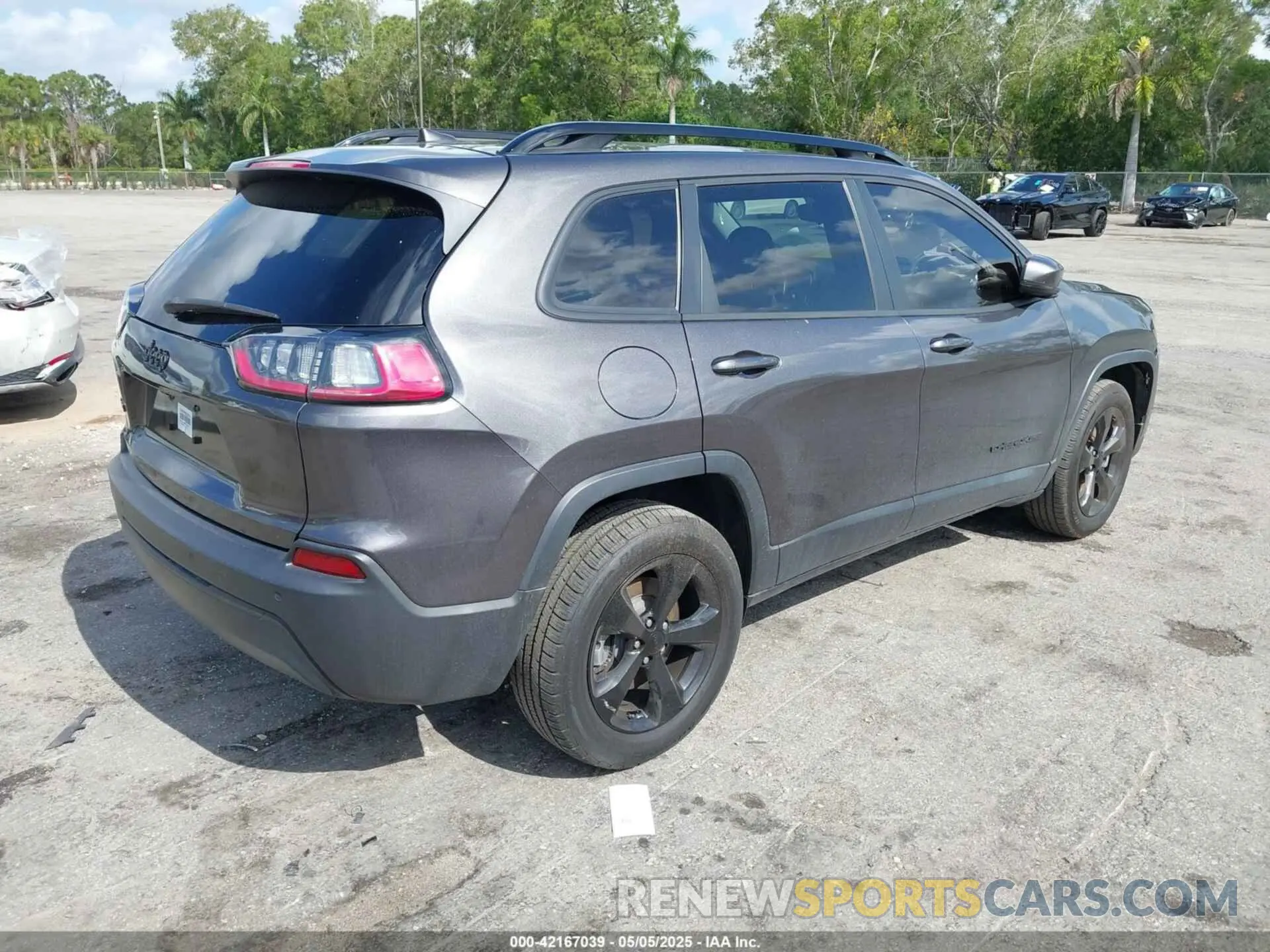4 Photograph of a damaged car 1C4PJMLB6MD117029 JEEP CHEROKEE 2021