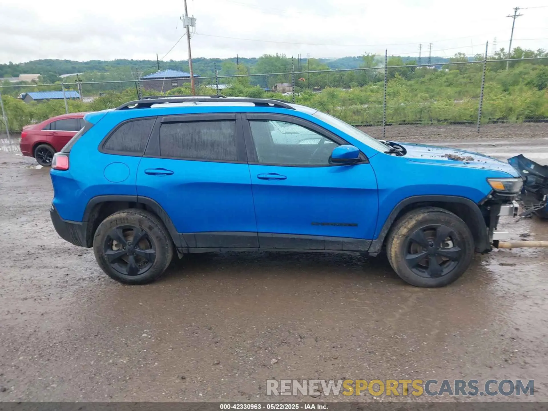 14 Photograph of a damaged car 1C4PJMLB7MD117394 JEEP CHEROKEE 2021