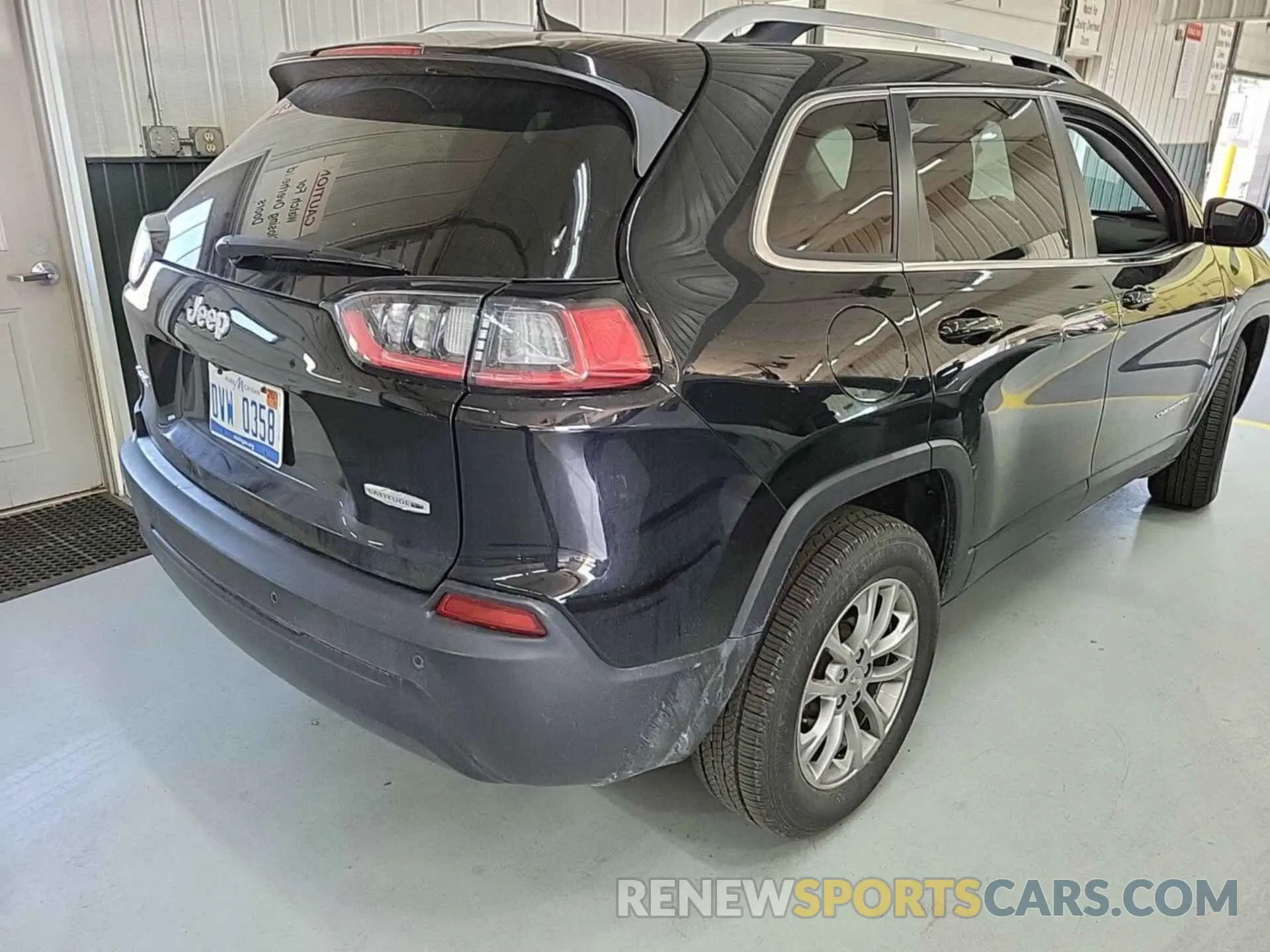 12 Фотография поврежденного автомобиля 1C4PJMLB8MD221327 JEEP CHEROKEE 2021