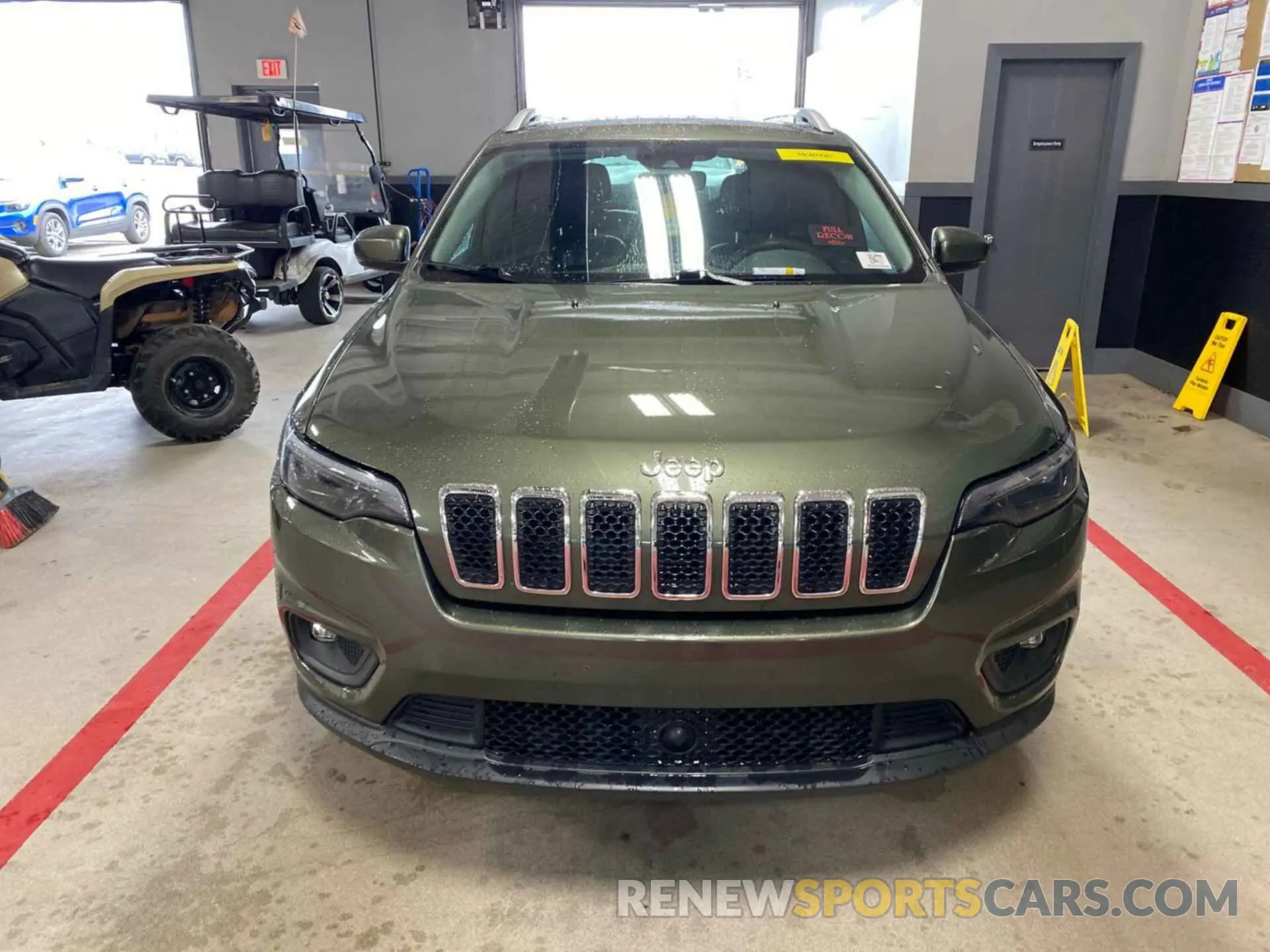 10 Photograph of a damaged car 1C4PJMLB9MD204620 JEEP CHEROKEE 2021