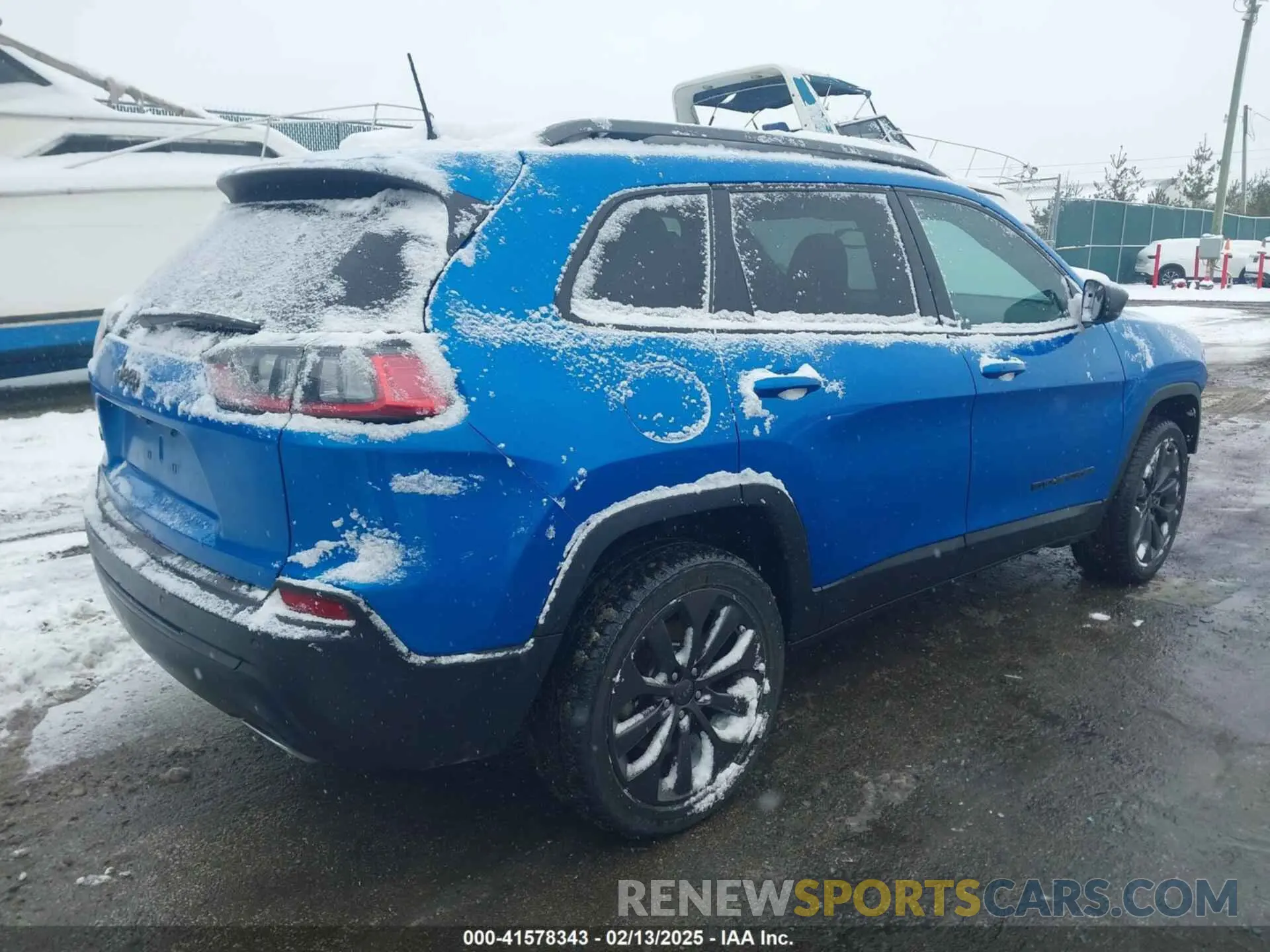 4 Photograph of a damaged car 1C4PJMMX0MD183196 JEEP CHEROKEE 2021